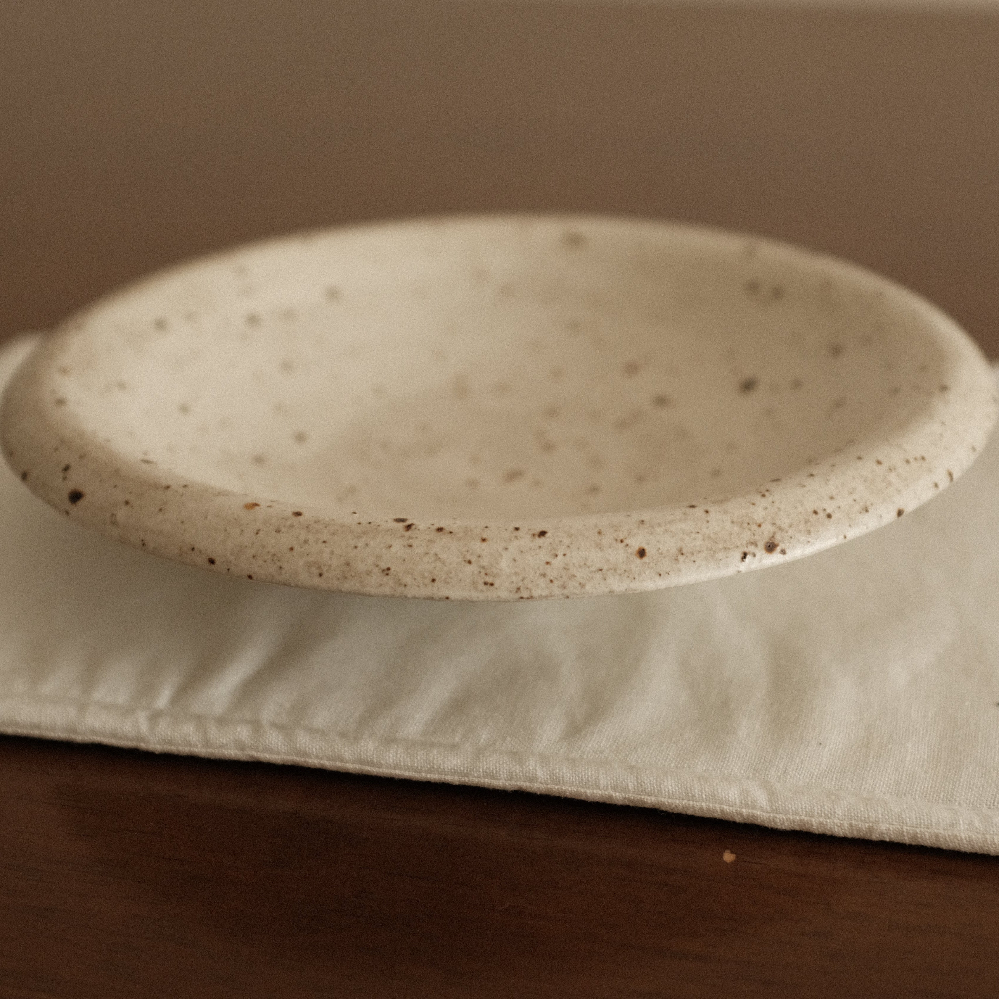 Yuli Handmade Speckled White Rolled Rim Deep Plate Dish Powdered Glaze Underglazed Stoneware