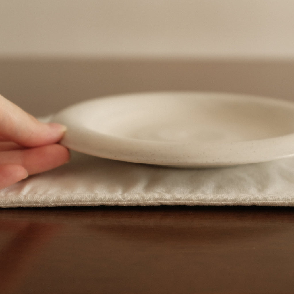 Yuli Handmade White Rolled Rim Shallow Plate Dish Powdered Glaze Underglazed Stoneware