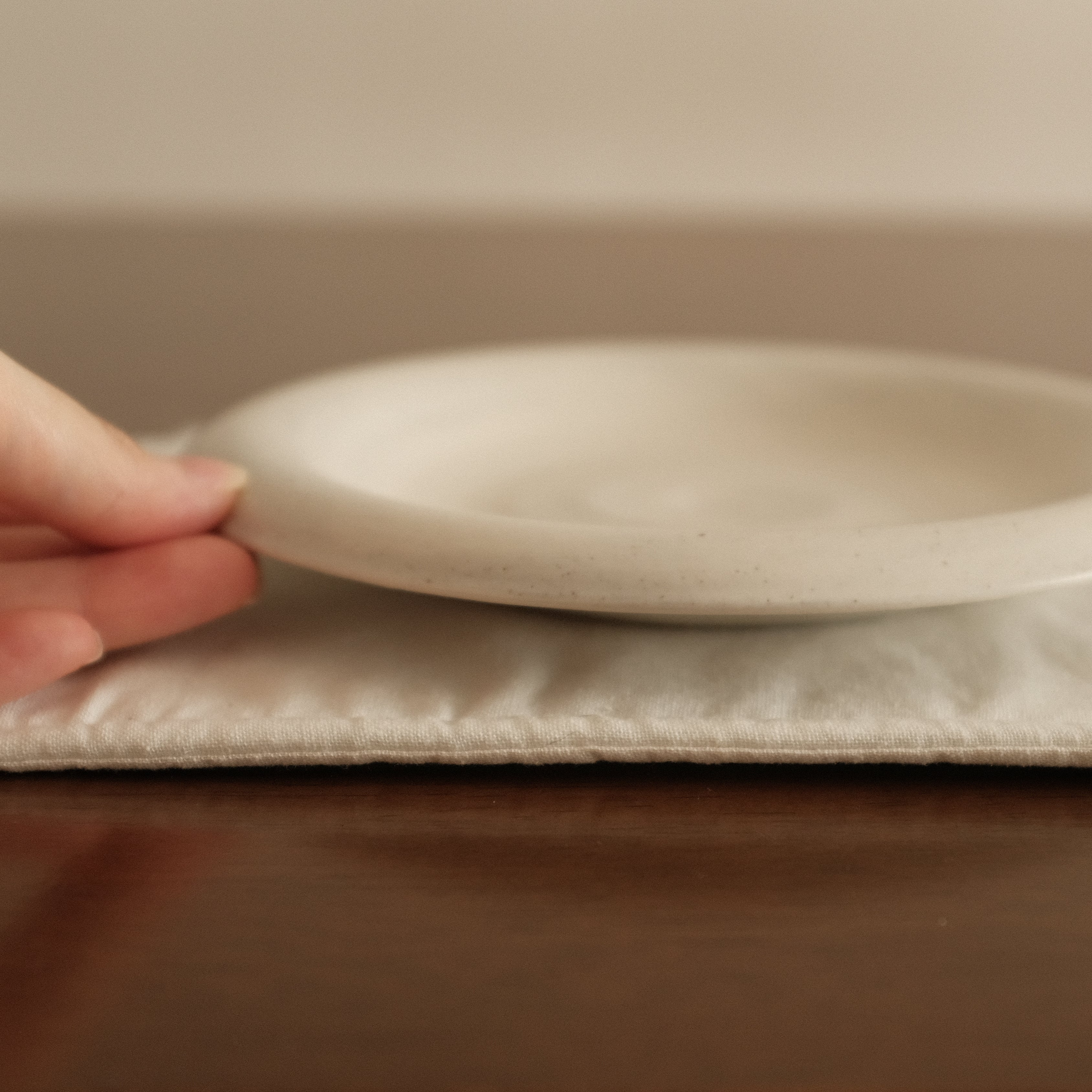 Yuli Handmade White Rolled Rim Shallow Plate Dish Powdered Glaze Underglazed Stoneware