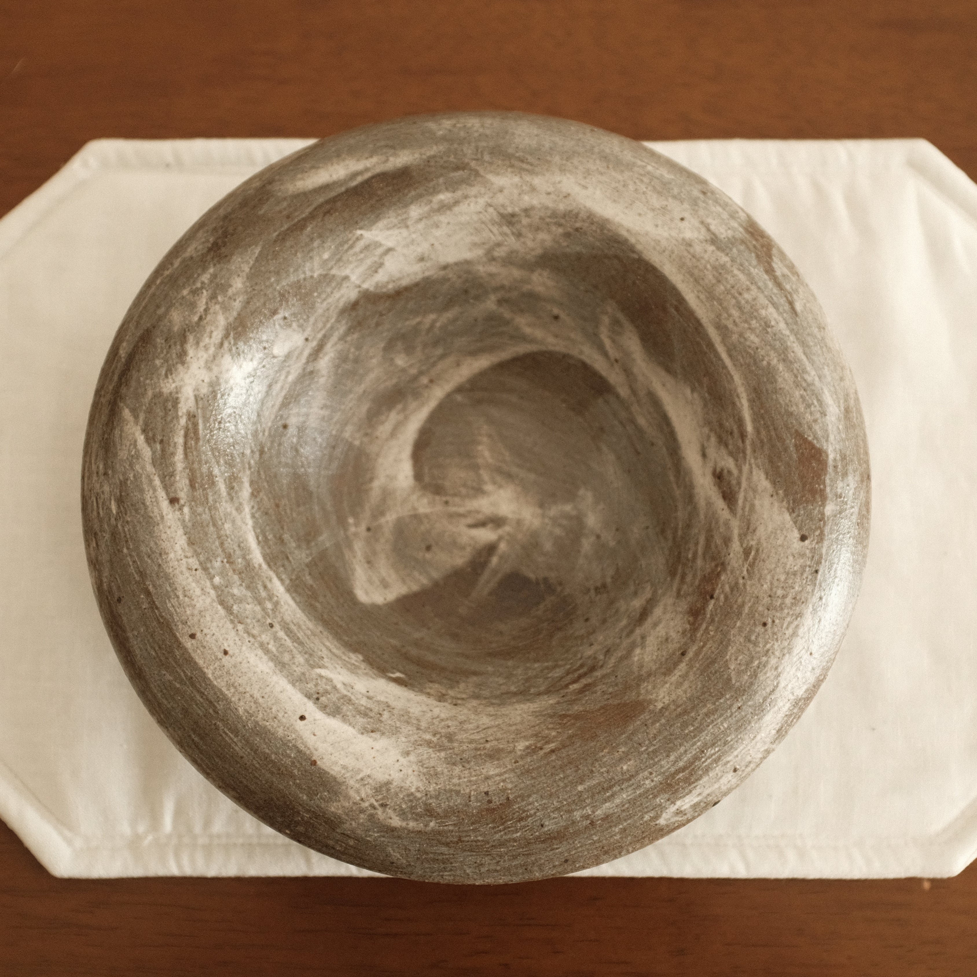 Yuli Handmade Speckled Grey White Rolled Rim Deep Plate Dish Powdered Glaze Underglazed Stoneware