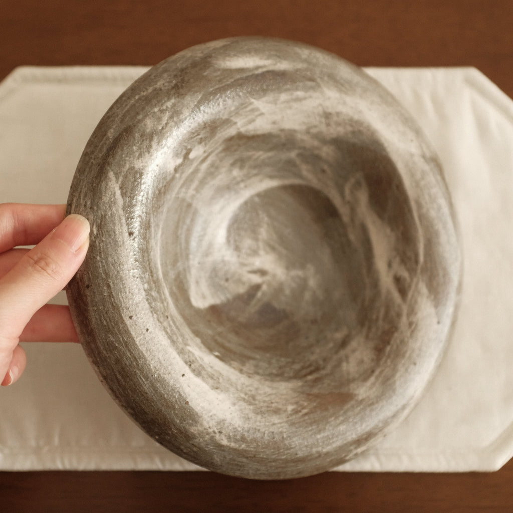 Yuli Handmade Speckled Grey White Rolled Rim Deep Plate Dish Powdered Glaze Underglazed Stoneware