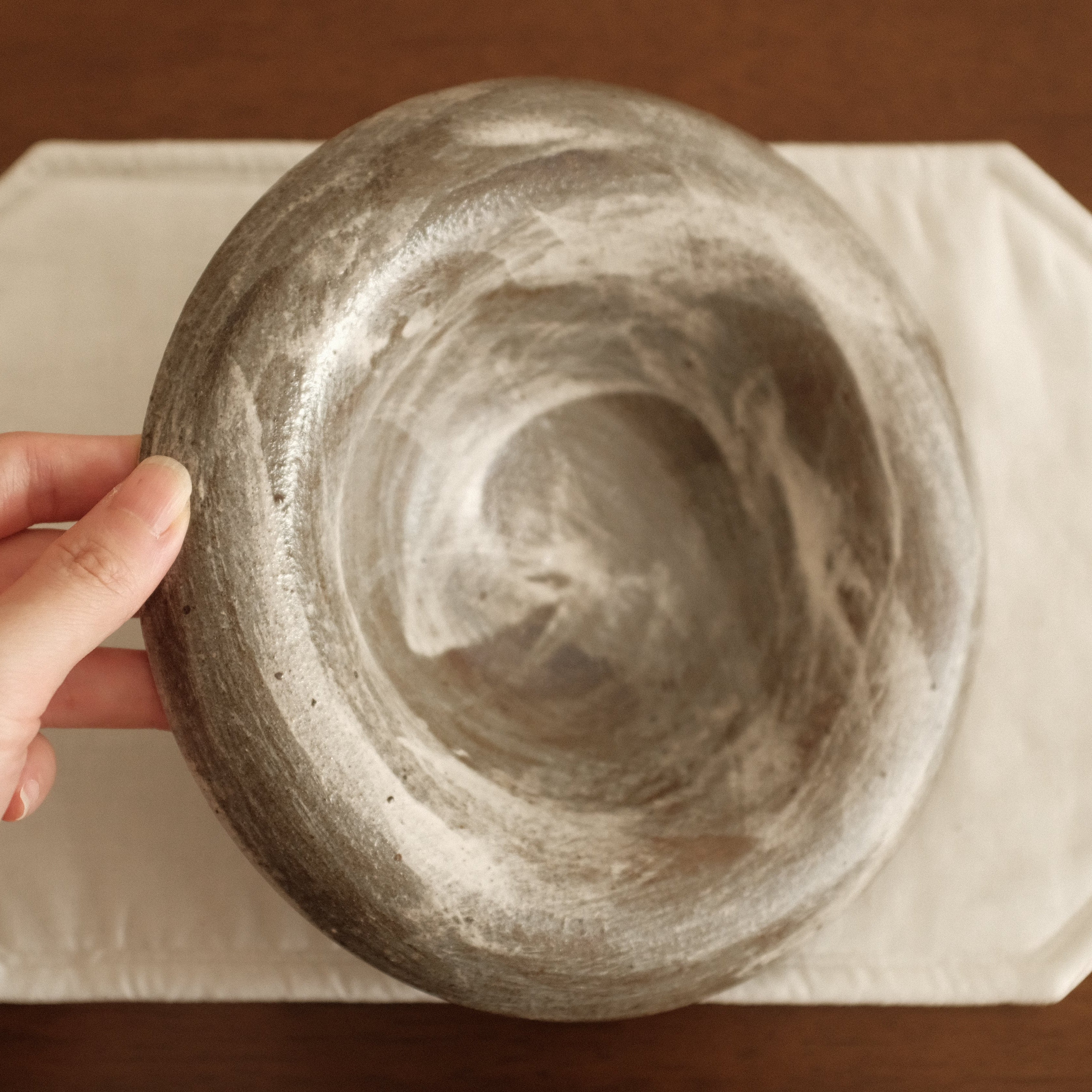 Yuli Handmade Speckled Grey White Rolled Rim Deep Plate Dish Powdered Glaze Underglazed Stoneware