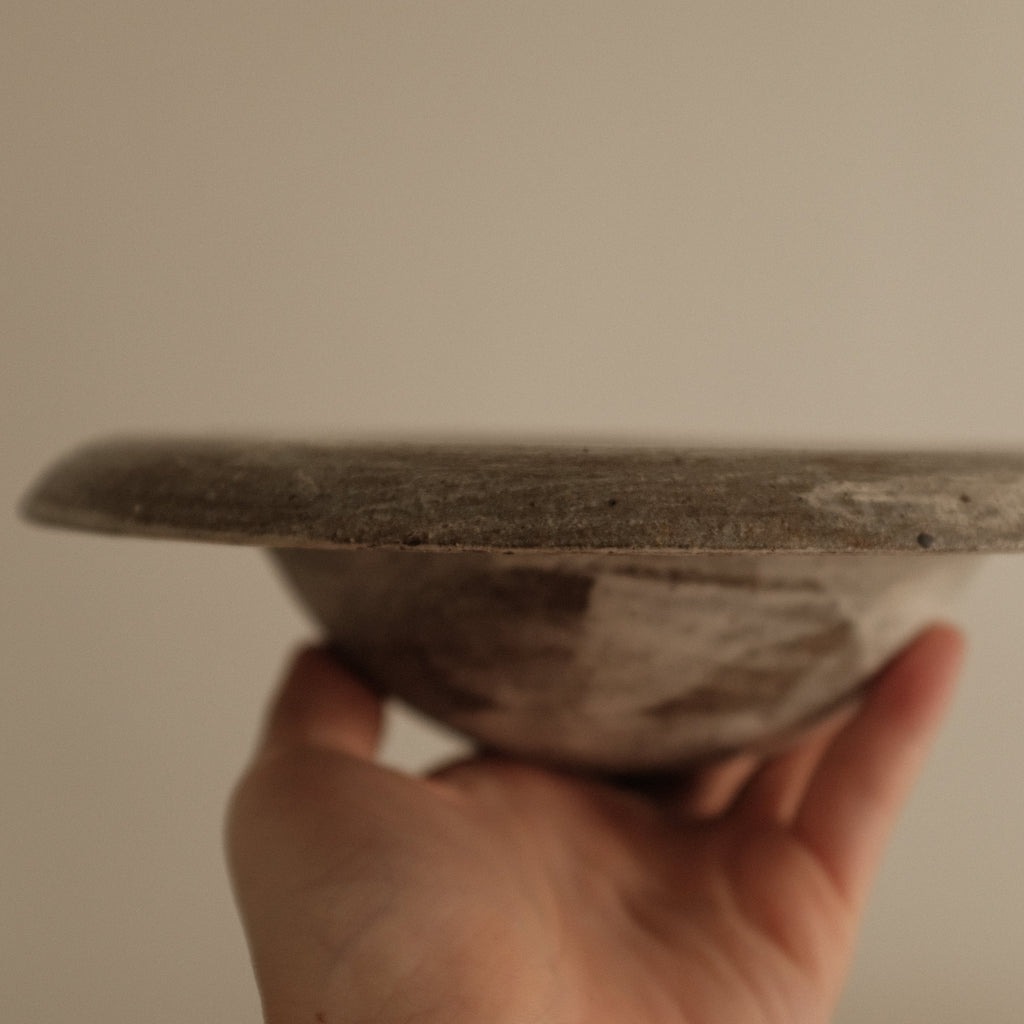 Yuli Handmade Speckled Grey White Rolled Rim Deep Plate Dish Powdered Glaze Underglazed Stoneware