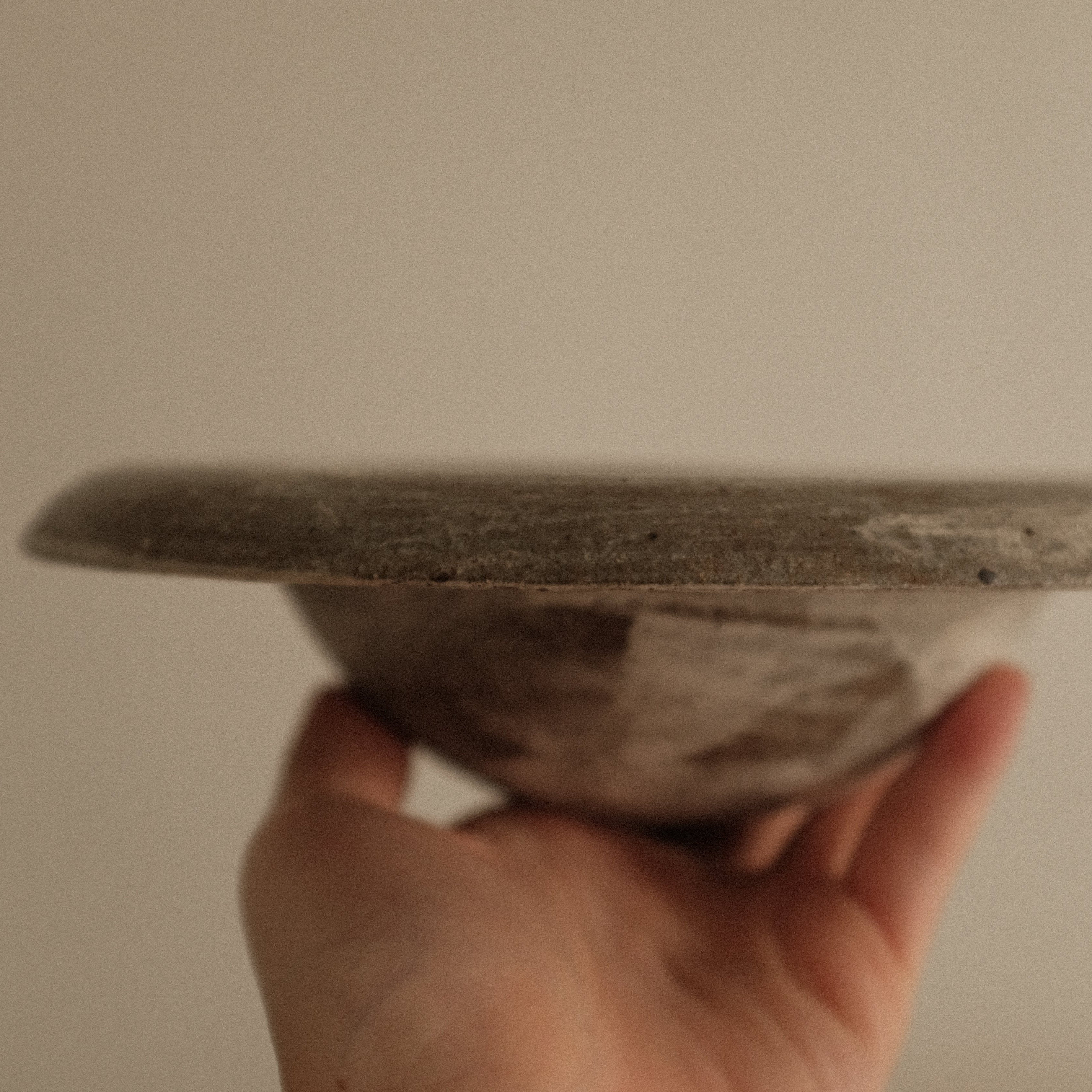 Yuli Handmade Speckled Grey White Rolled Rim Deep Plate Dish Powdered Glaze Underglazed Stoneware