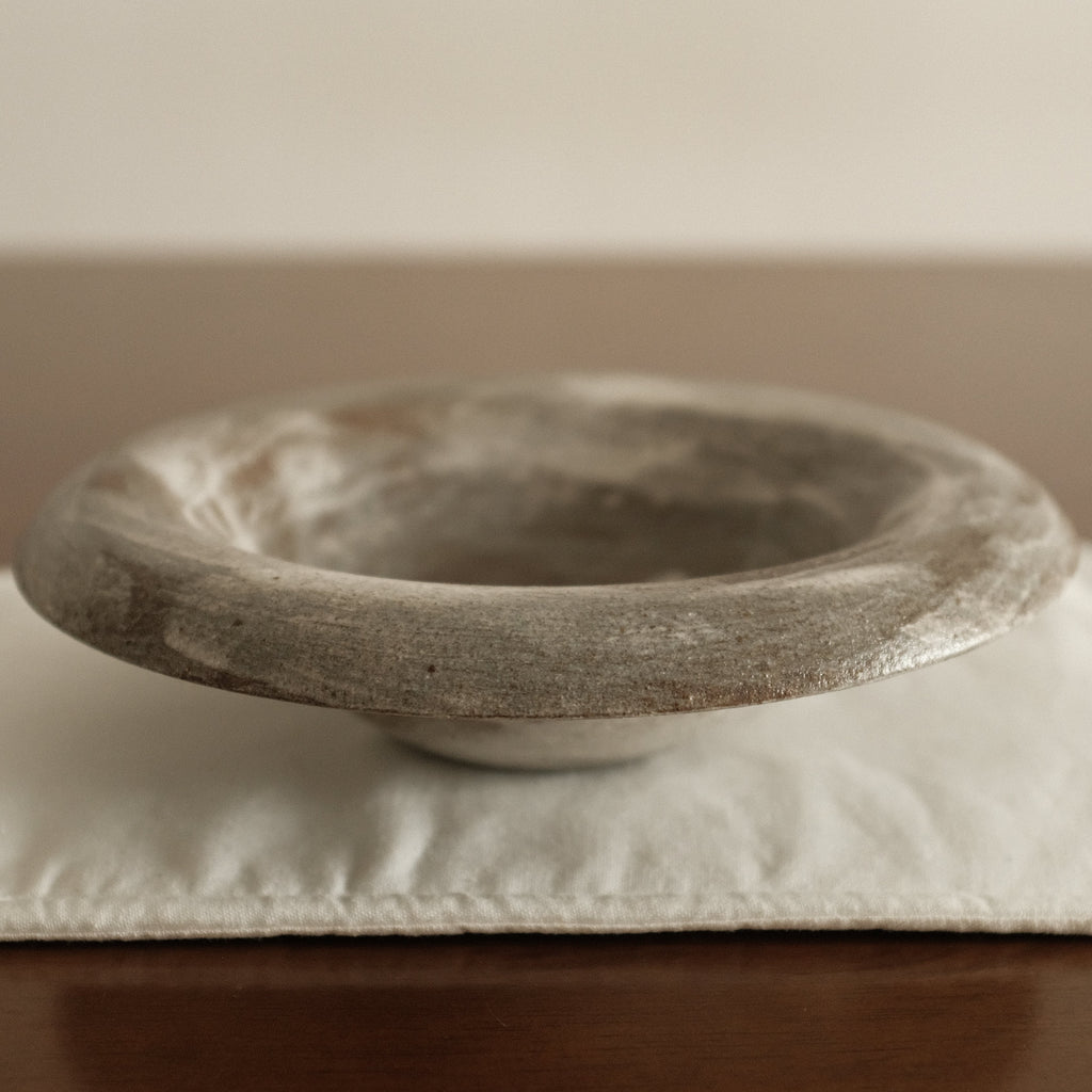 Yuli Handmade Speckled Grey White Rolled Rim Deep Plate Dish Powdered Glaze Underglazed Stoneware