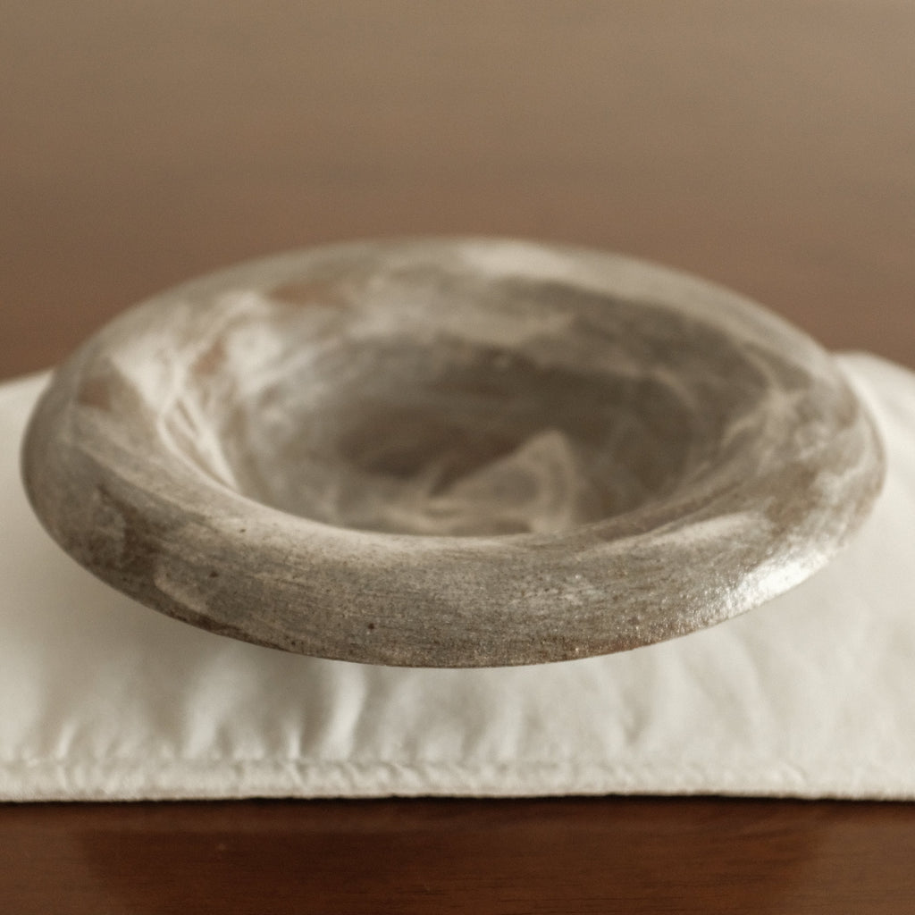 Yuli Handmade Speckled Grey White Rolled Rim Deep Plate Dish Powdered Glaze Underglazed Stoneware