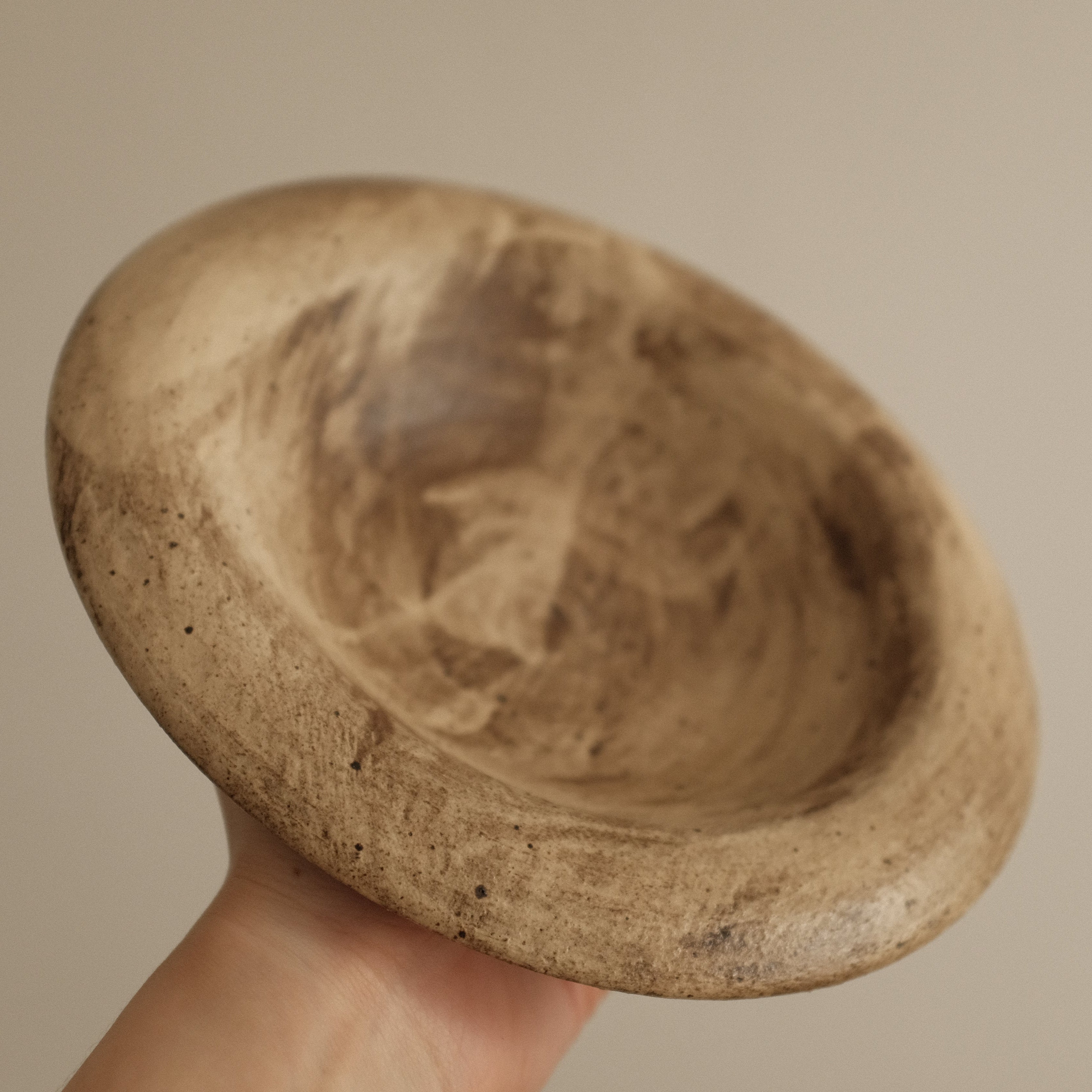 Yuli Handmade Speckled Mellow Brown Rolled Rim Deep Plate Dish Powdered Glaze Underglazed Stoneware