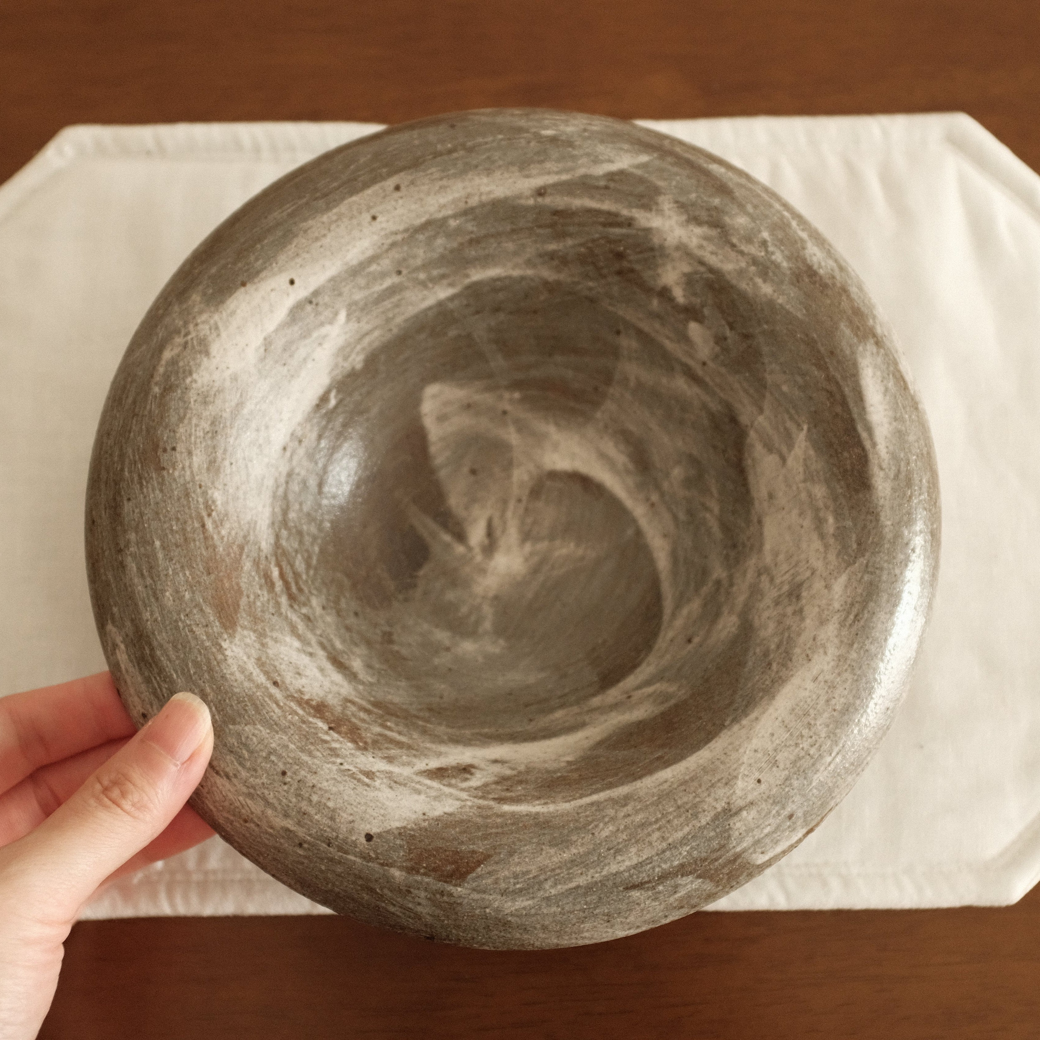 Yuli Handmade Speckled Grey White Rolled Rim Deep Plate Dish Powdered Glaze Underglazed Stoneware