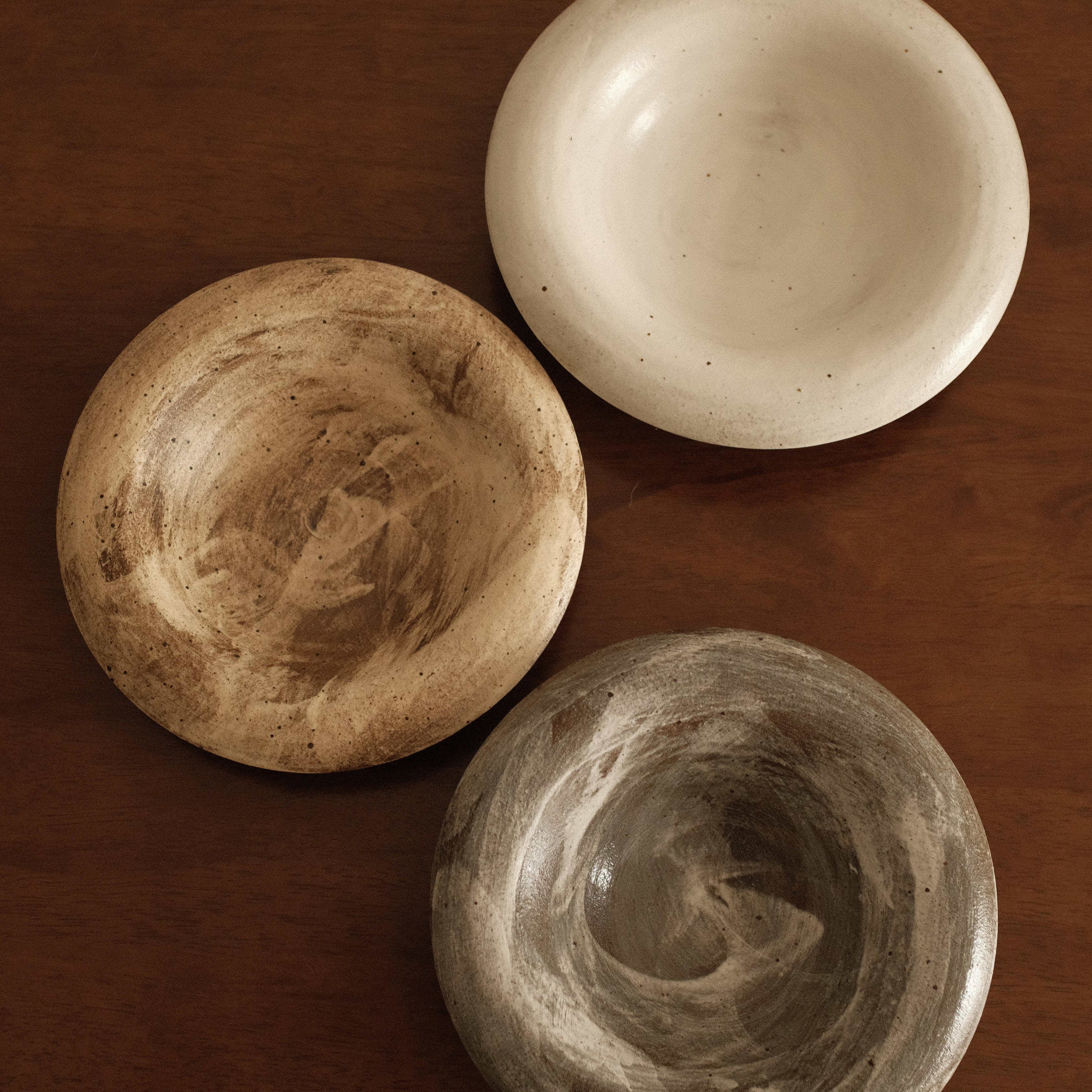 Yuli Handmade Speckled Grey White Rolled Rim Deep Plate Dish Powdered Glaze Underglazed Stoneware