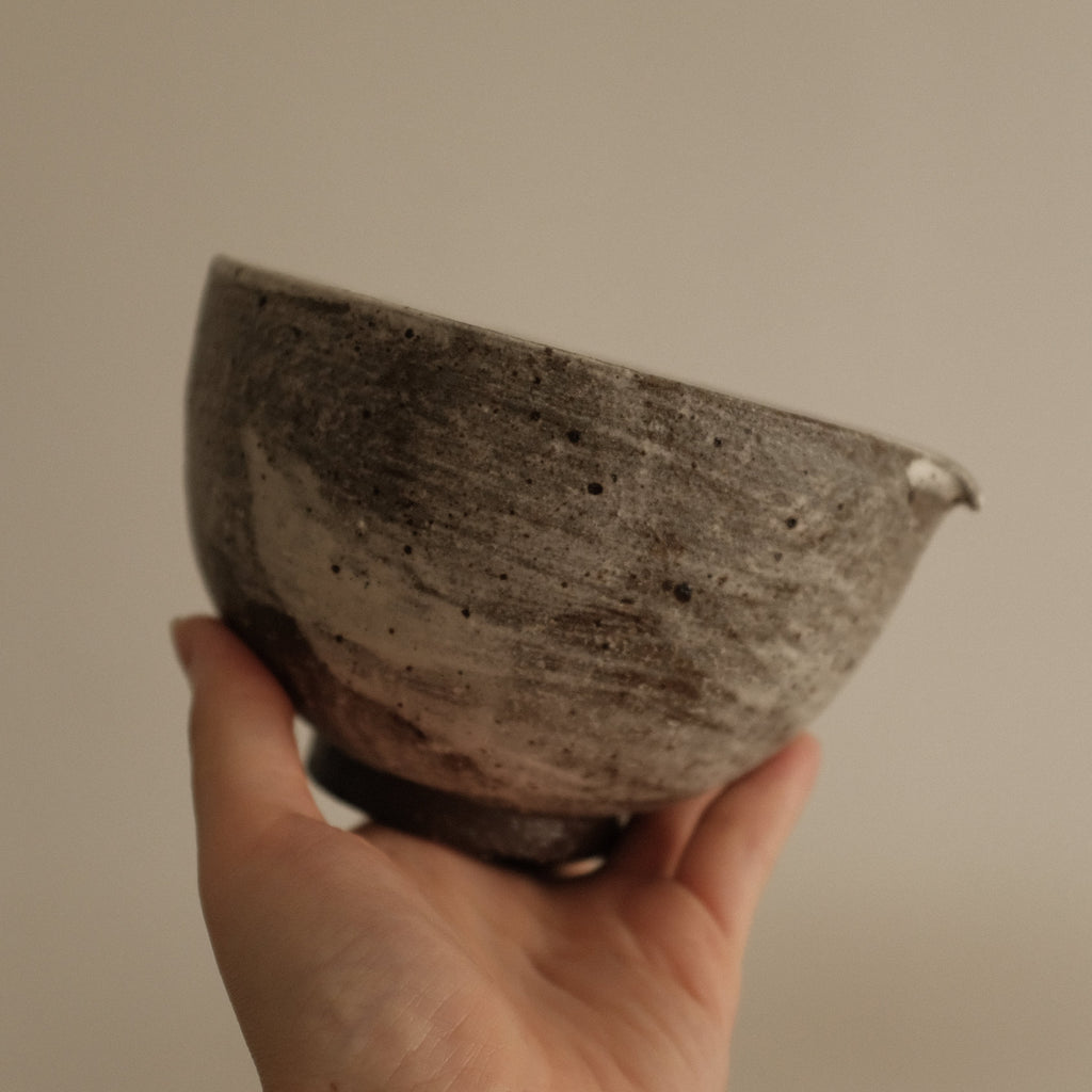 Yuli Handmade Speckled Grey White Katakuchi Chawan Matcha Bowl Powdered Glaze Underglaze Stoneware