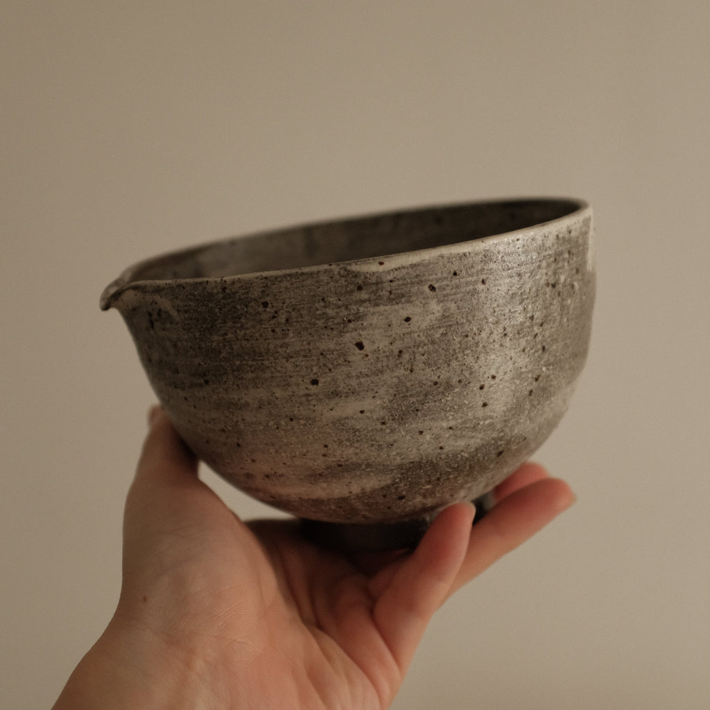 Yuli Handmade Speckled Grey White Katakuchi Chawan Matcha Bowl Powdered Glaze Underglaze Stoneware