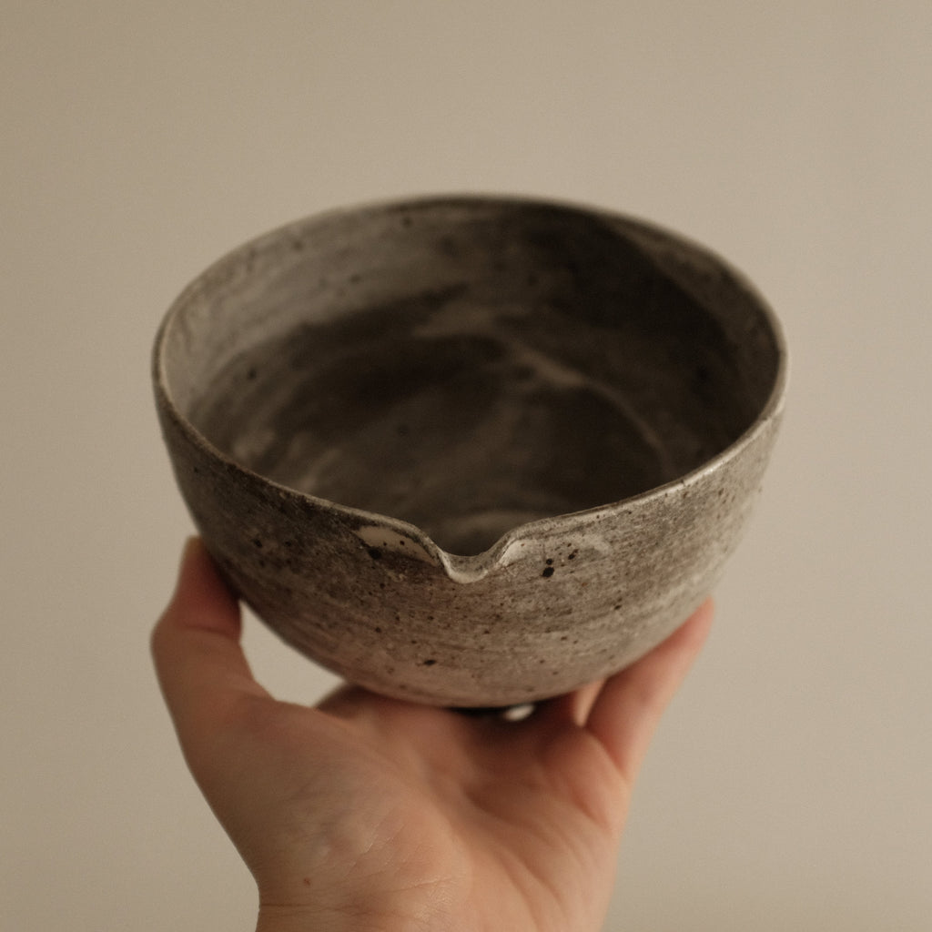 Yuli Handmade Speckled Grey White Katakuchi Chawan Matcha Bowl Powdered Glaze Underglaze Stoneware