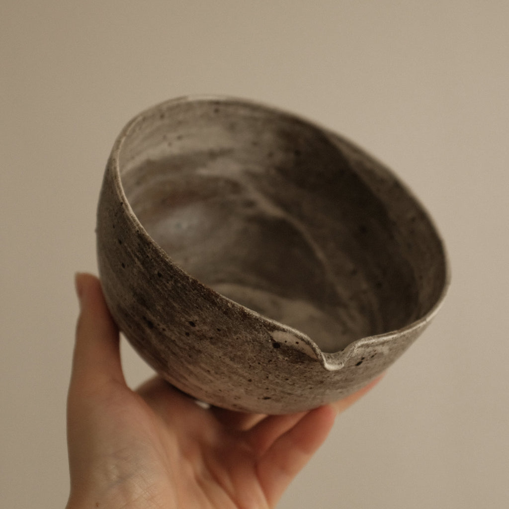 Yuli Handmade Speckled Grey White Katakuchi Chawan Matcha Bowl Powdered Glaze Underglaze Stoneware