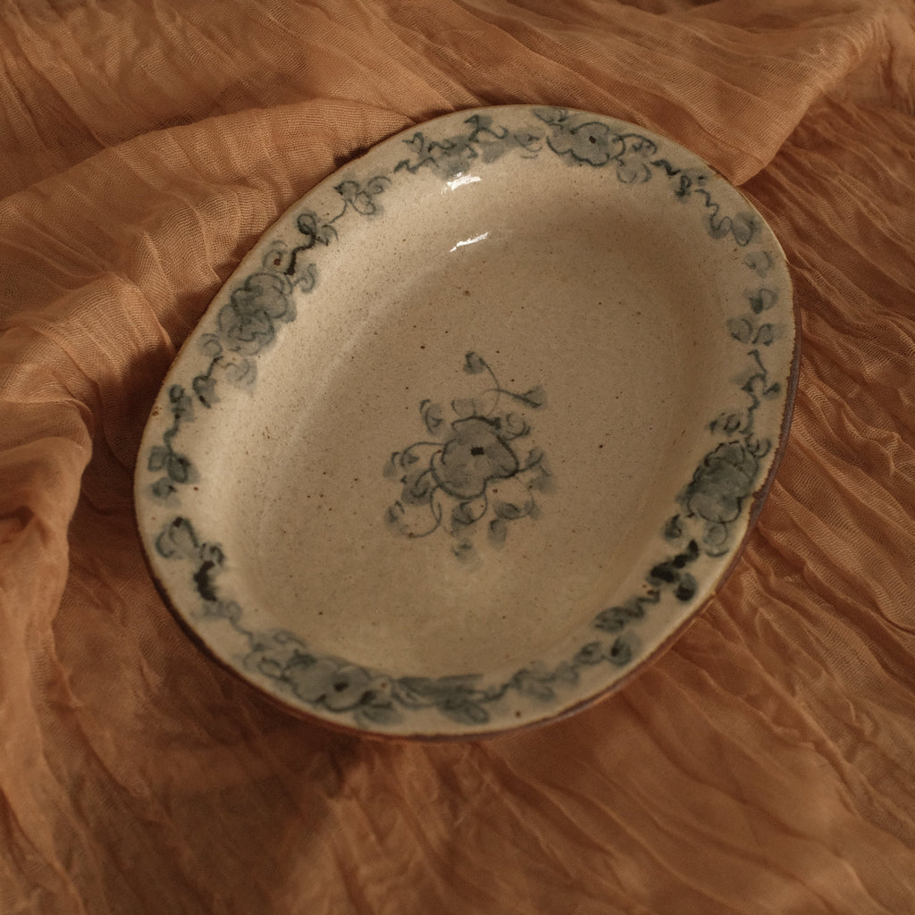 Annan Azure Retro Style Blue and White Decorative Floral Porcelain Ceramic Plate Underglazed Ceramic