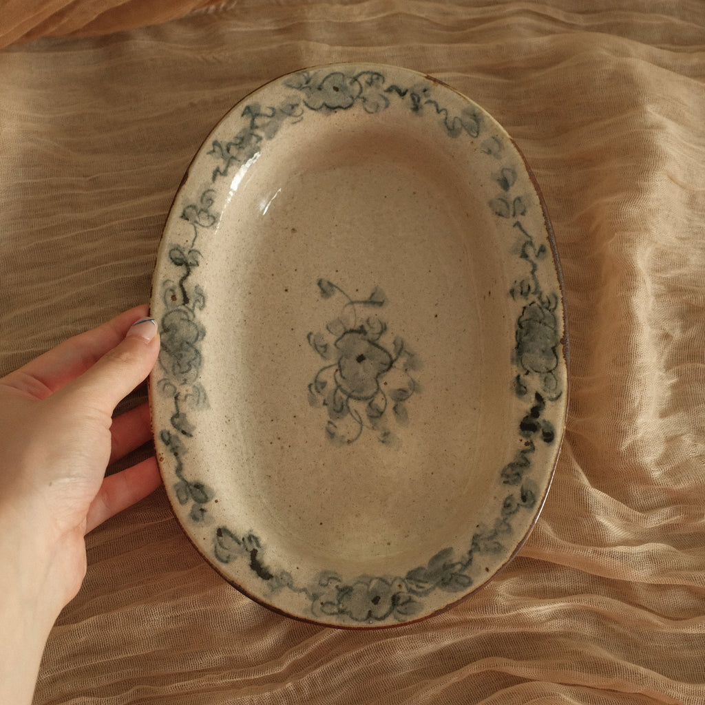 Annan Azure Retro Style Hand Painted Blue and White Decorative Floral Large Plate Underglazed Stoneware Ceramic