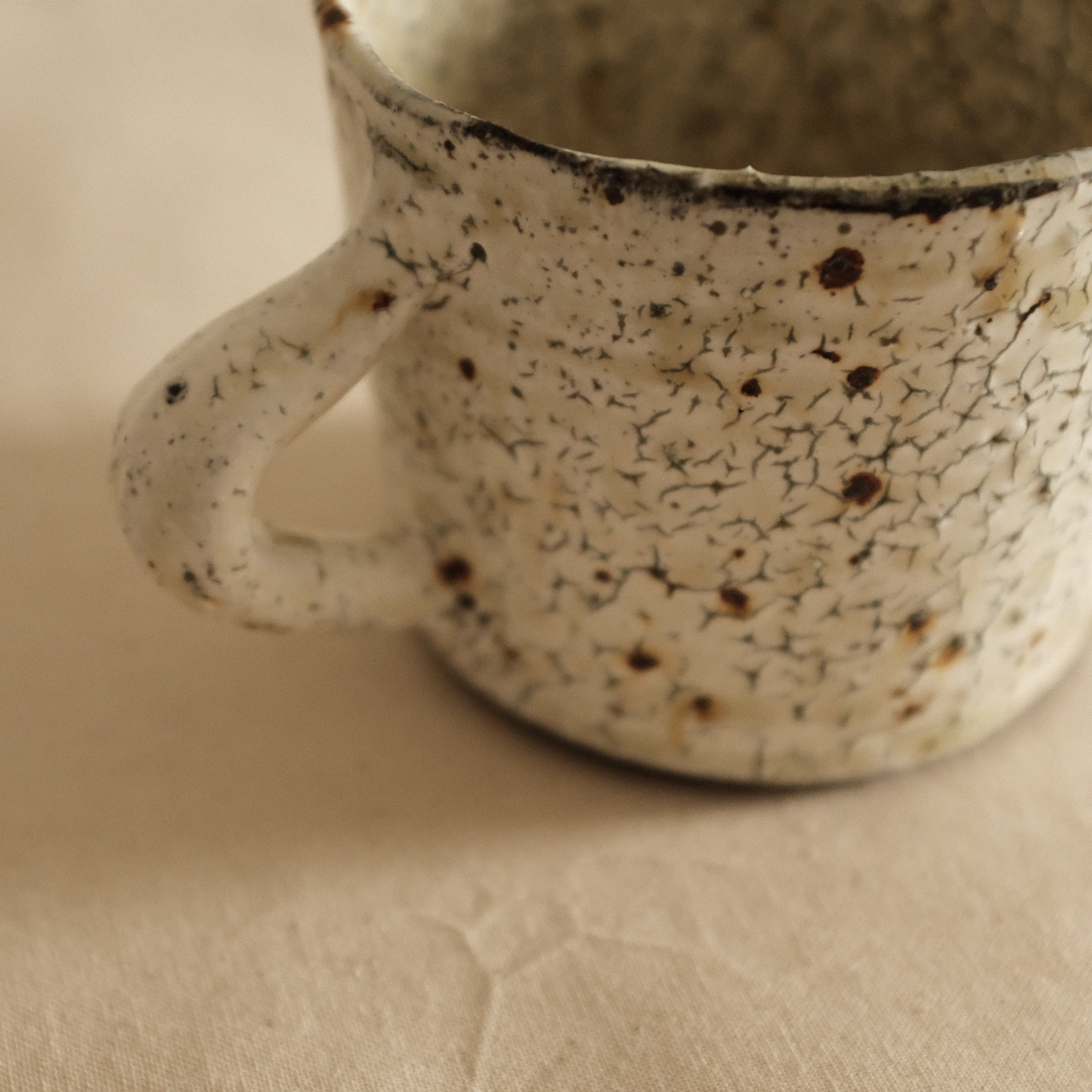 Kazuhito Yamamoto White Vidro Powdered Glaze Antique Mug