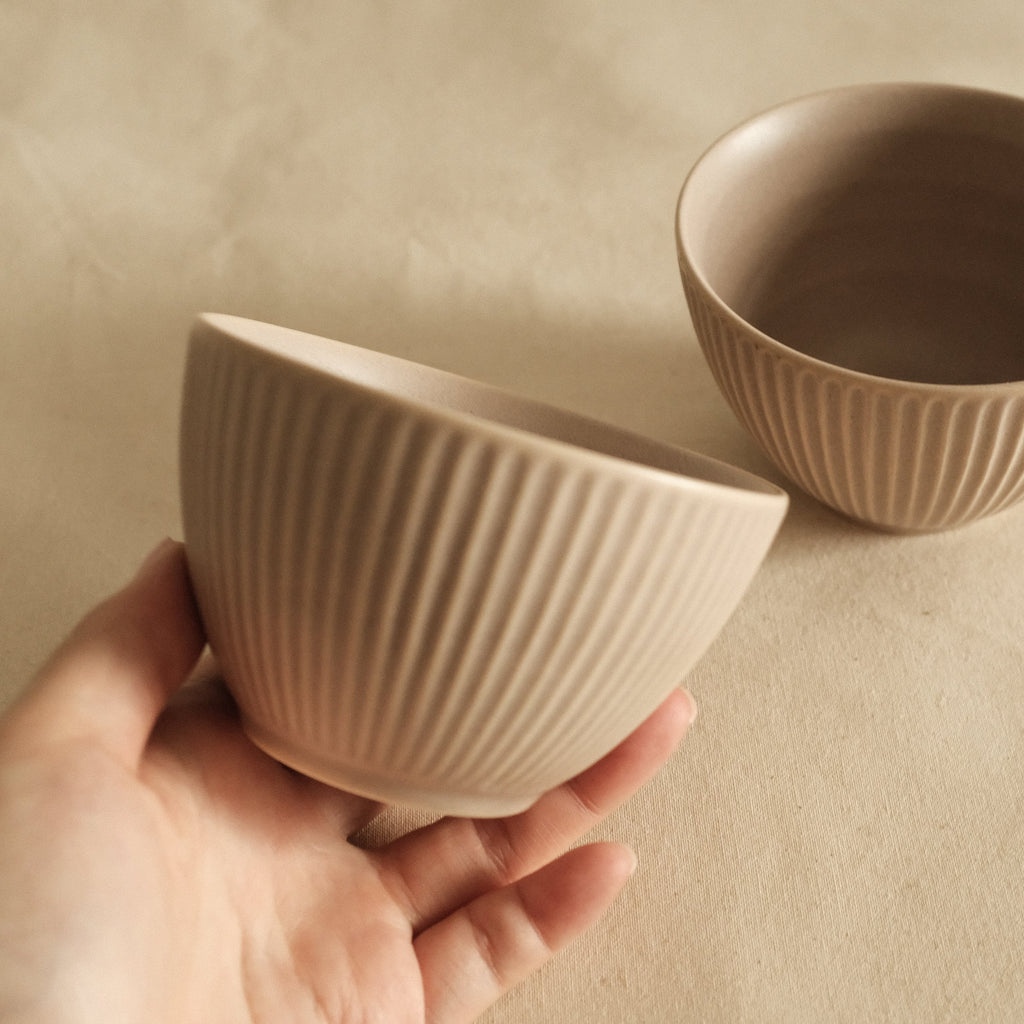 East Table Cotogo Beige Matte Small Bowl