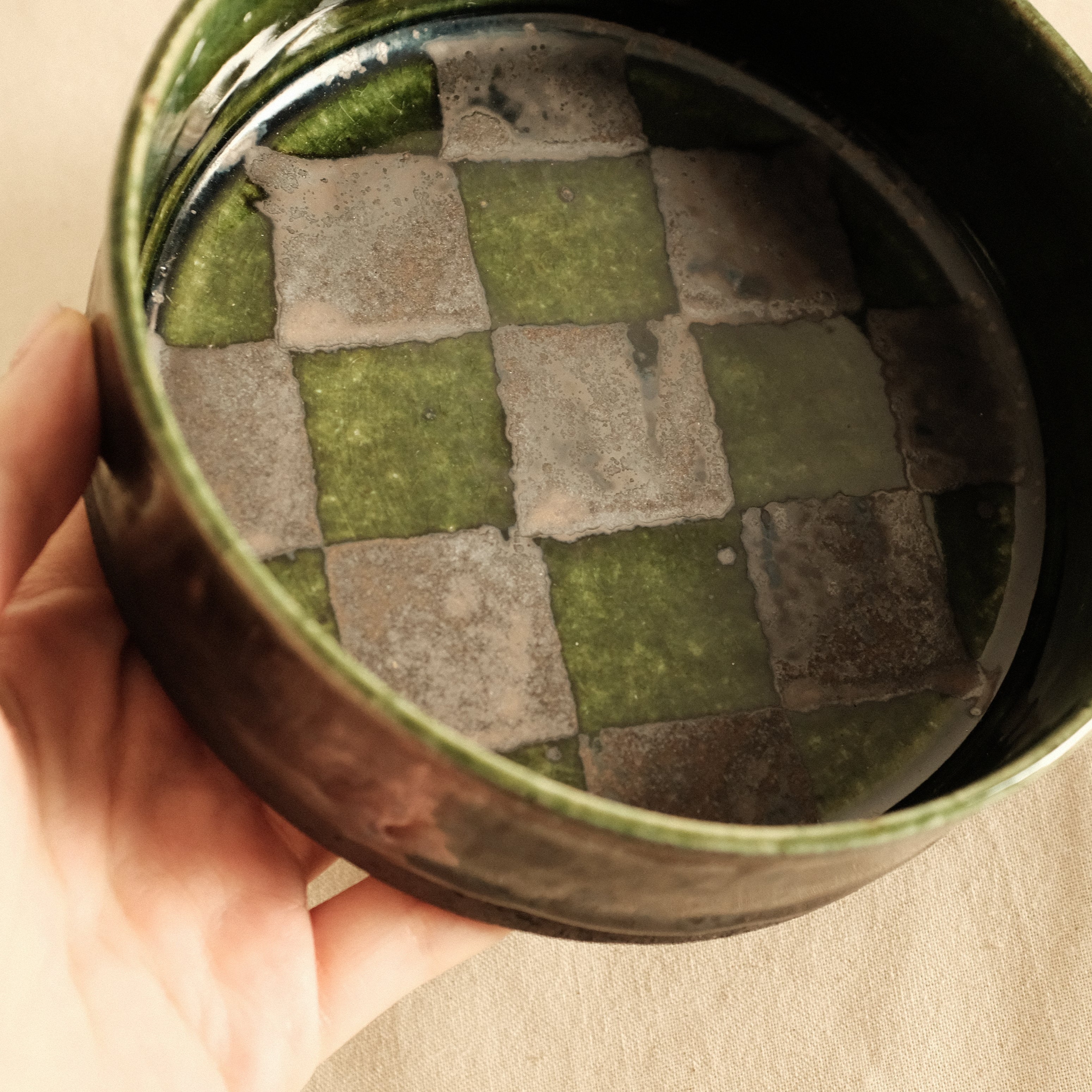 Kuroki Taira Oribe Green Glaze Checkered Dish Bowl