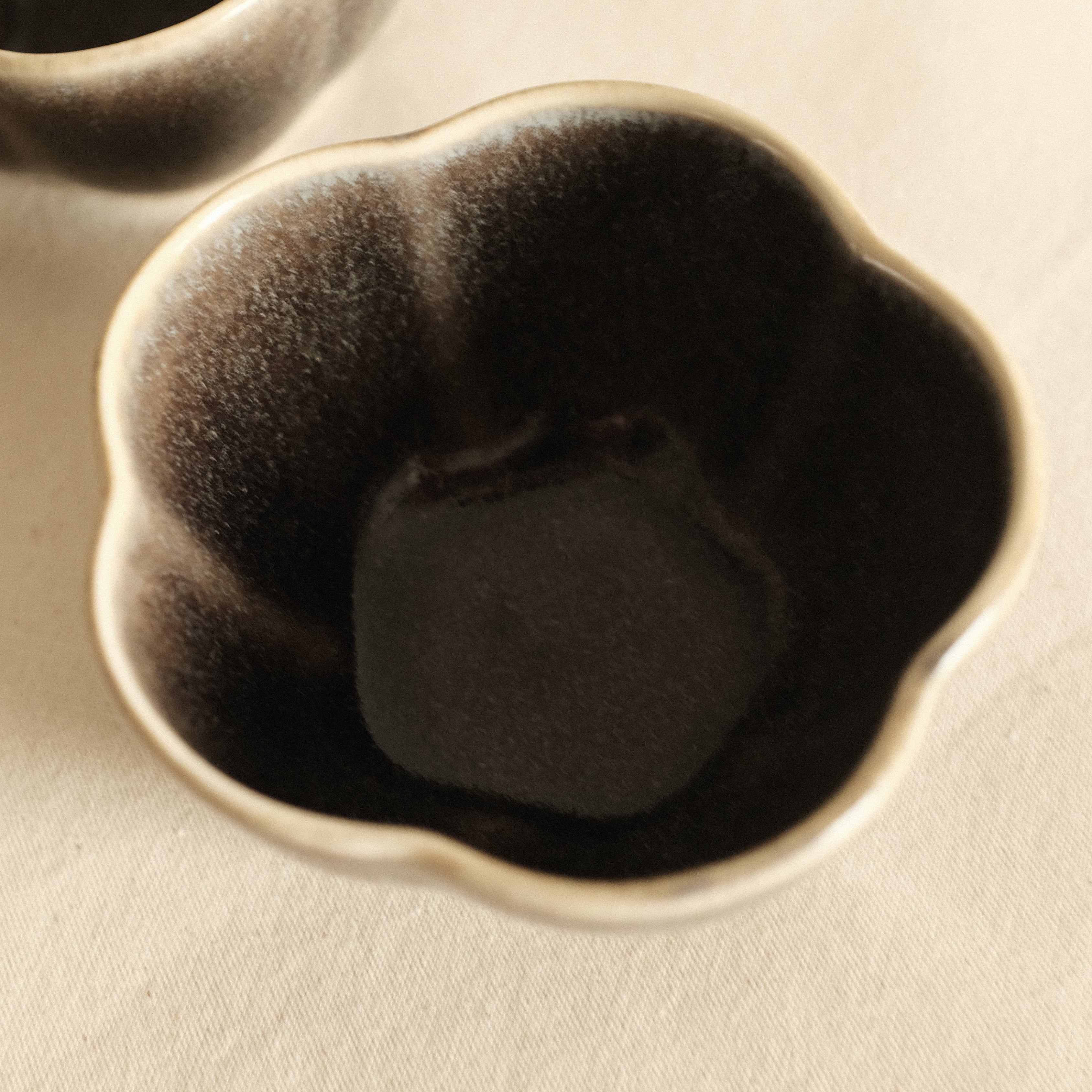 East Table Dolce Kiln Change Glaze Ume Plum Shape Goma Sesame Small Bowl