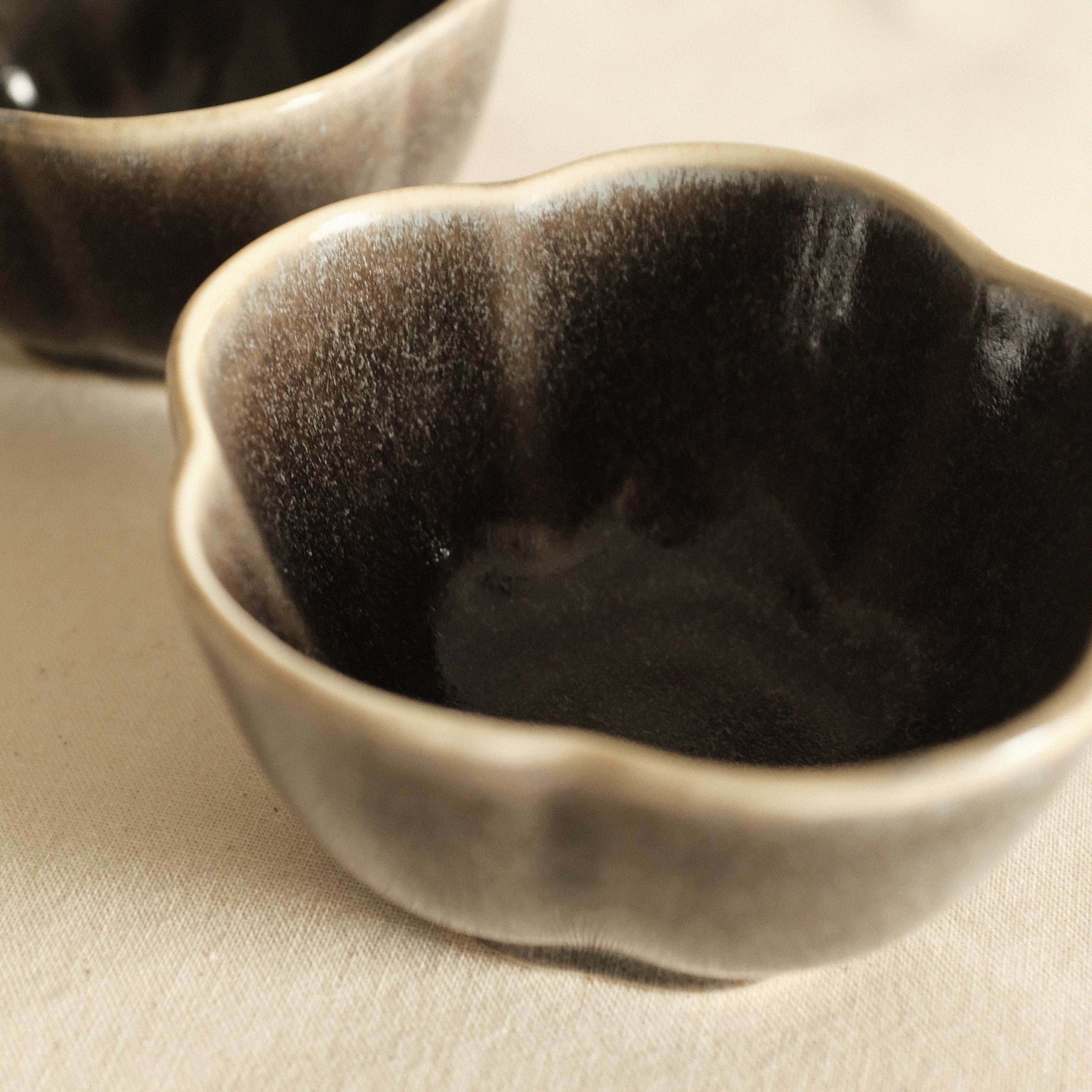 East Table Dolce Kiln Change Glaze Ume Plum Shape Goma Sesame Small Bowl