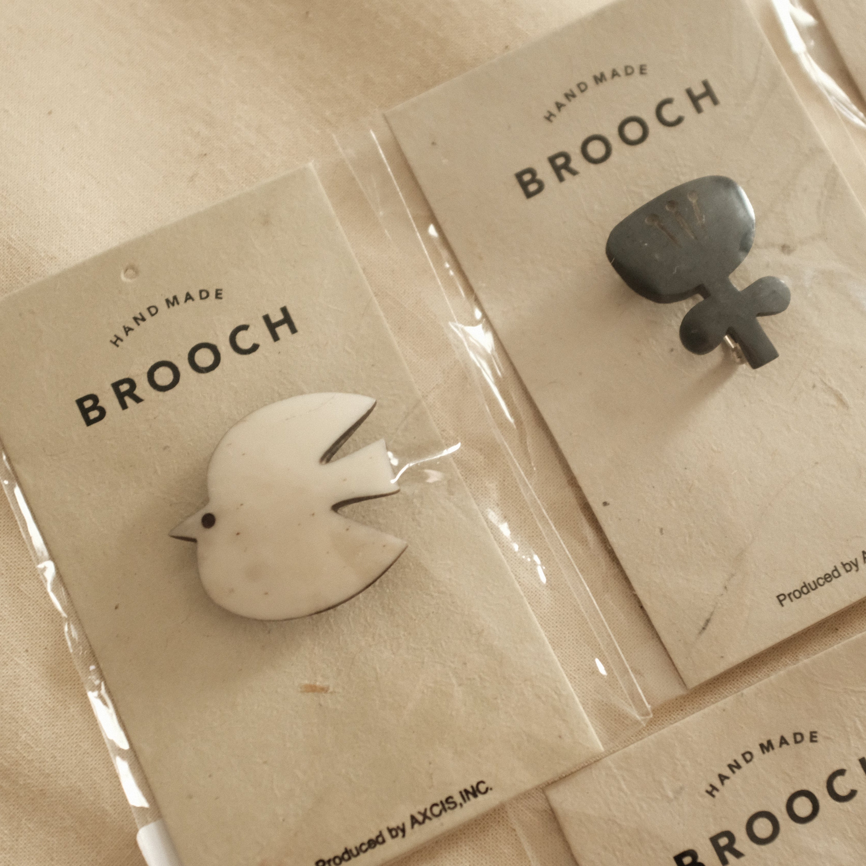 Akorat Japan Bone Brooch Bird