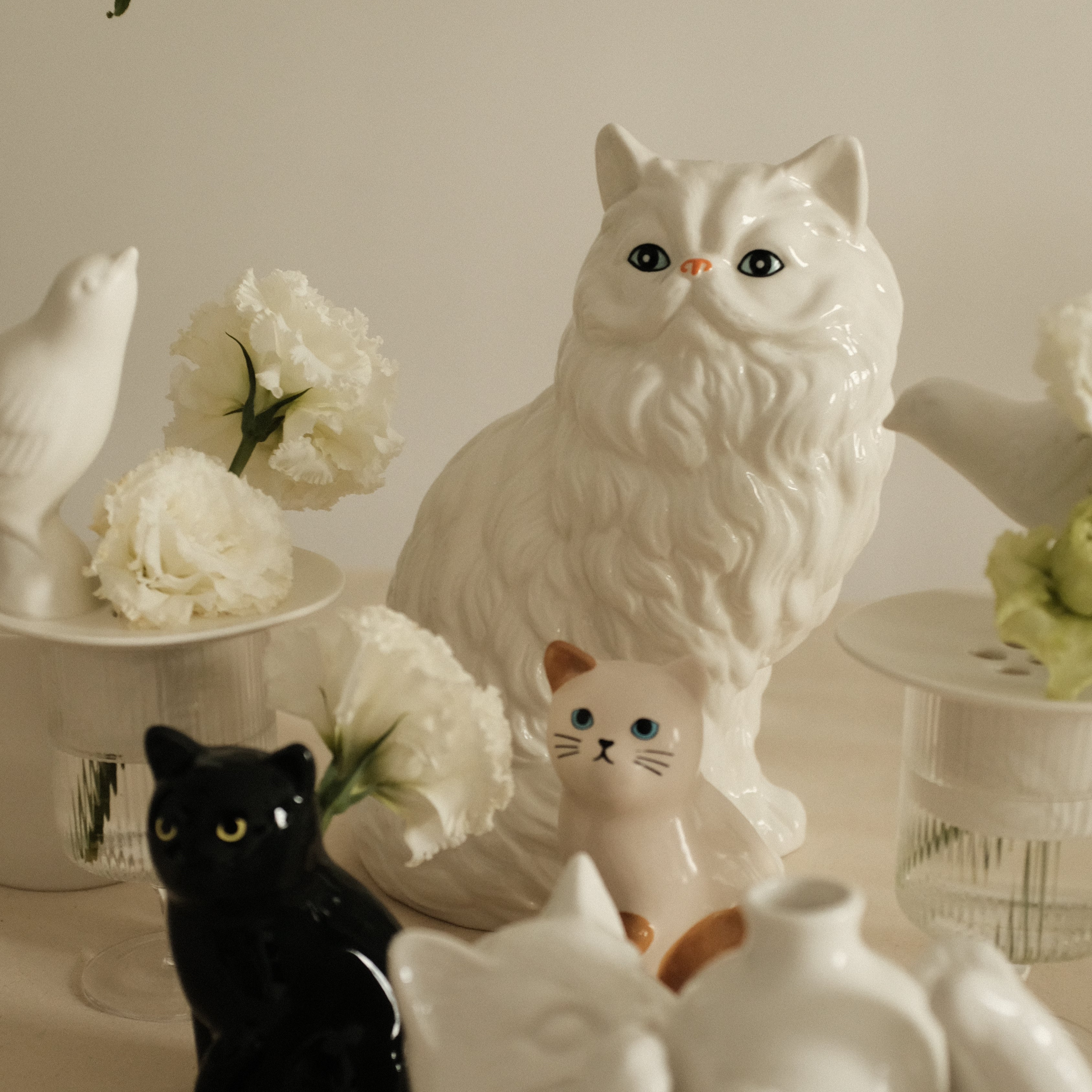 ODETTE Majestic White Persian Cat Ceramic Vase
