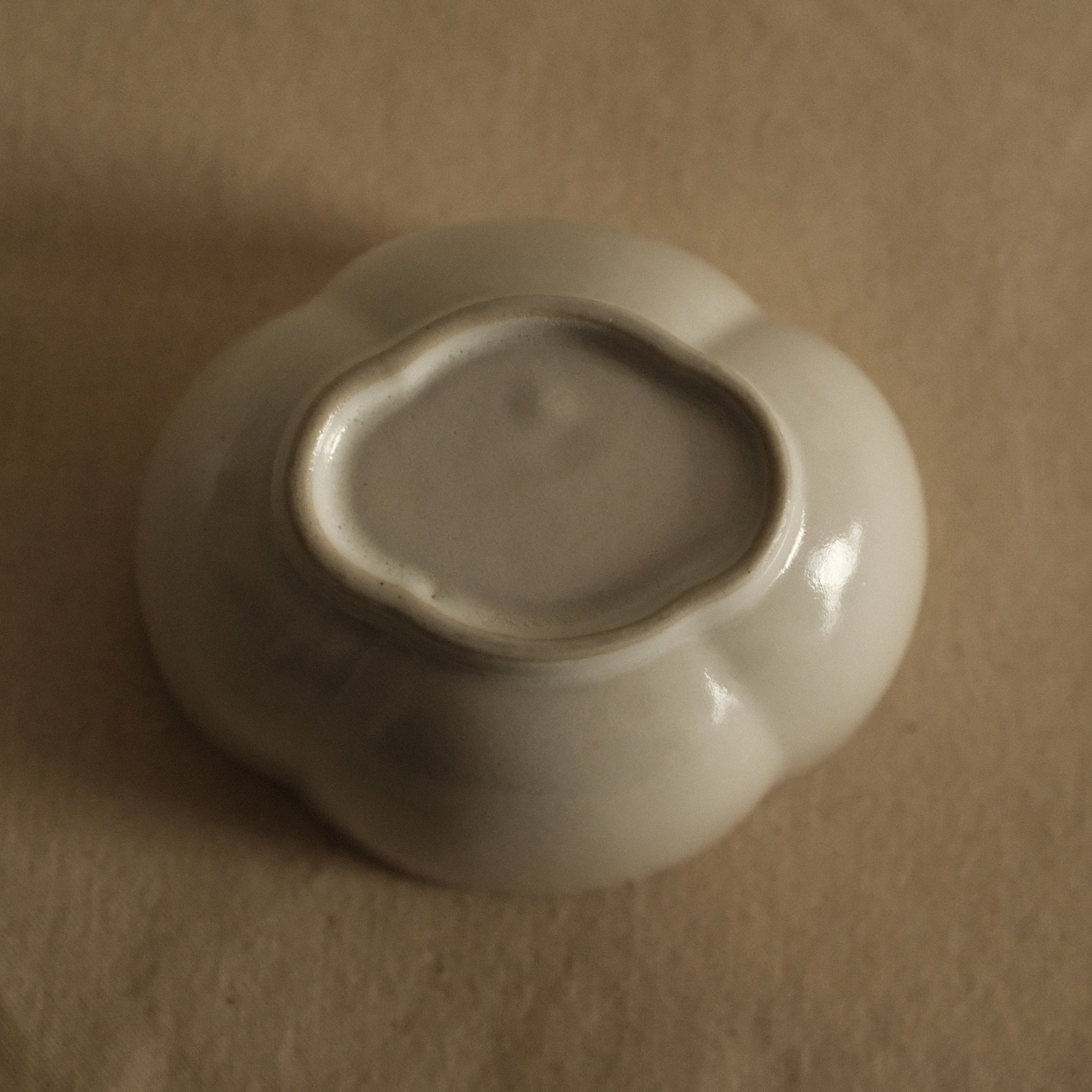 East Table Dolce Mokko Papaya Shape Yuki Snow White Small Bowl