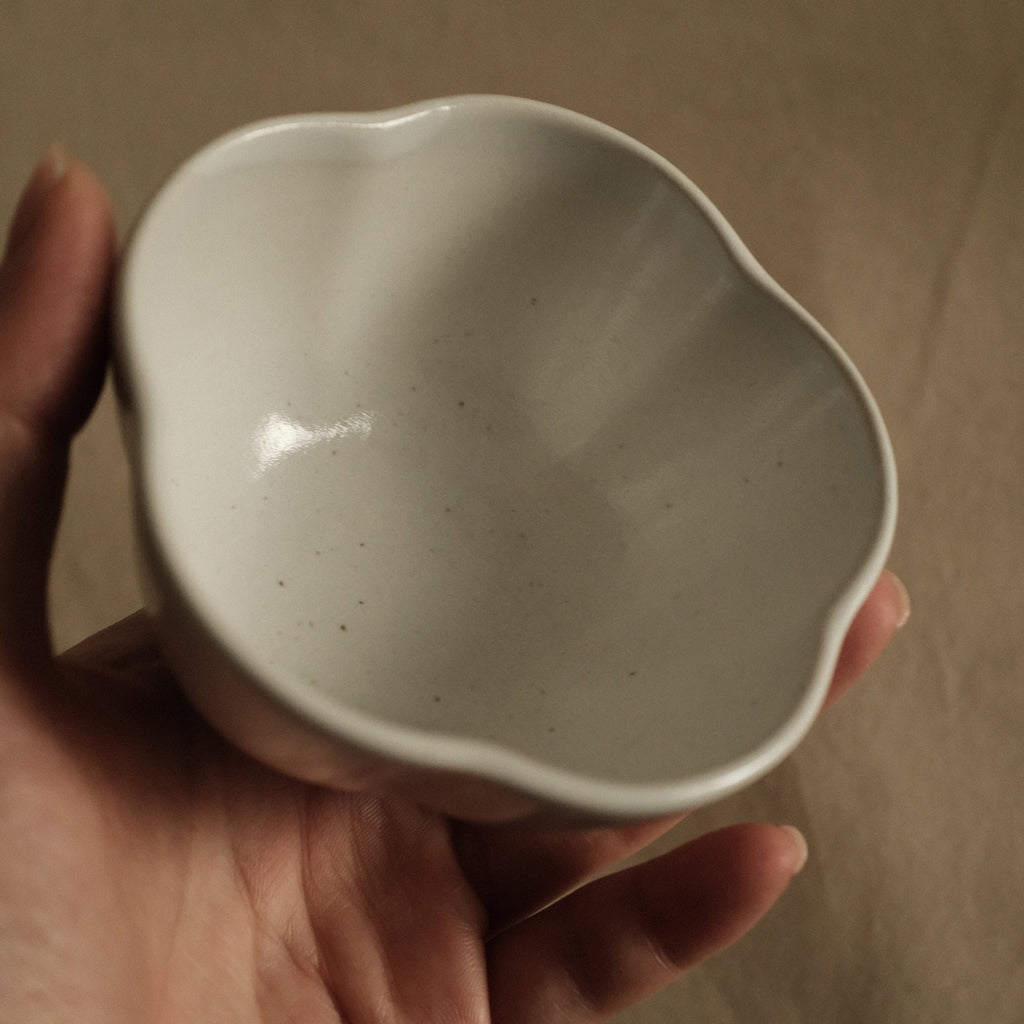 East Table Dolce Ume Plum Shape Yuki Snow White Small Bowl
