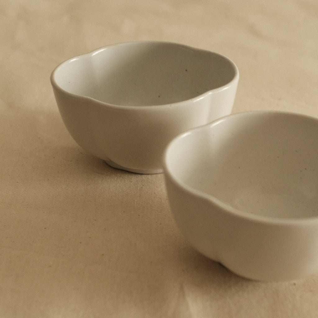 East Table Dolce Mokko Papaya Shape Yuki Snow White Small Bowl