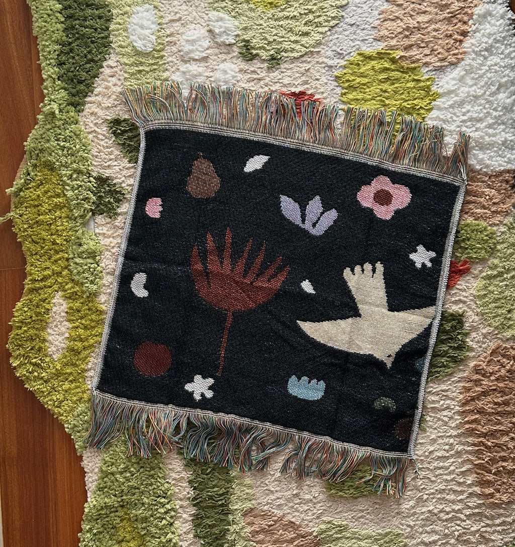 ÉLODIE Peace Dove Whimsical Retro Style Decorative Knitted Tapestry Blanket with Fringe