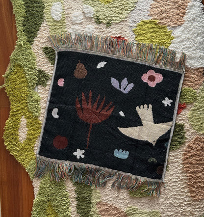 ÉLODIE Peace Dove Whimsical Retro Style Decorative Knitted Tapestry Blanket with Fringe
