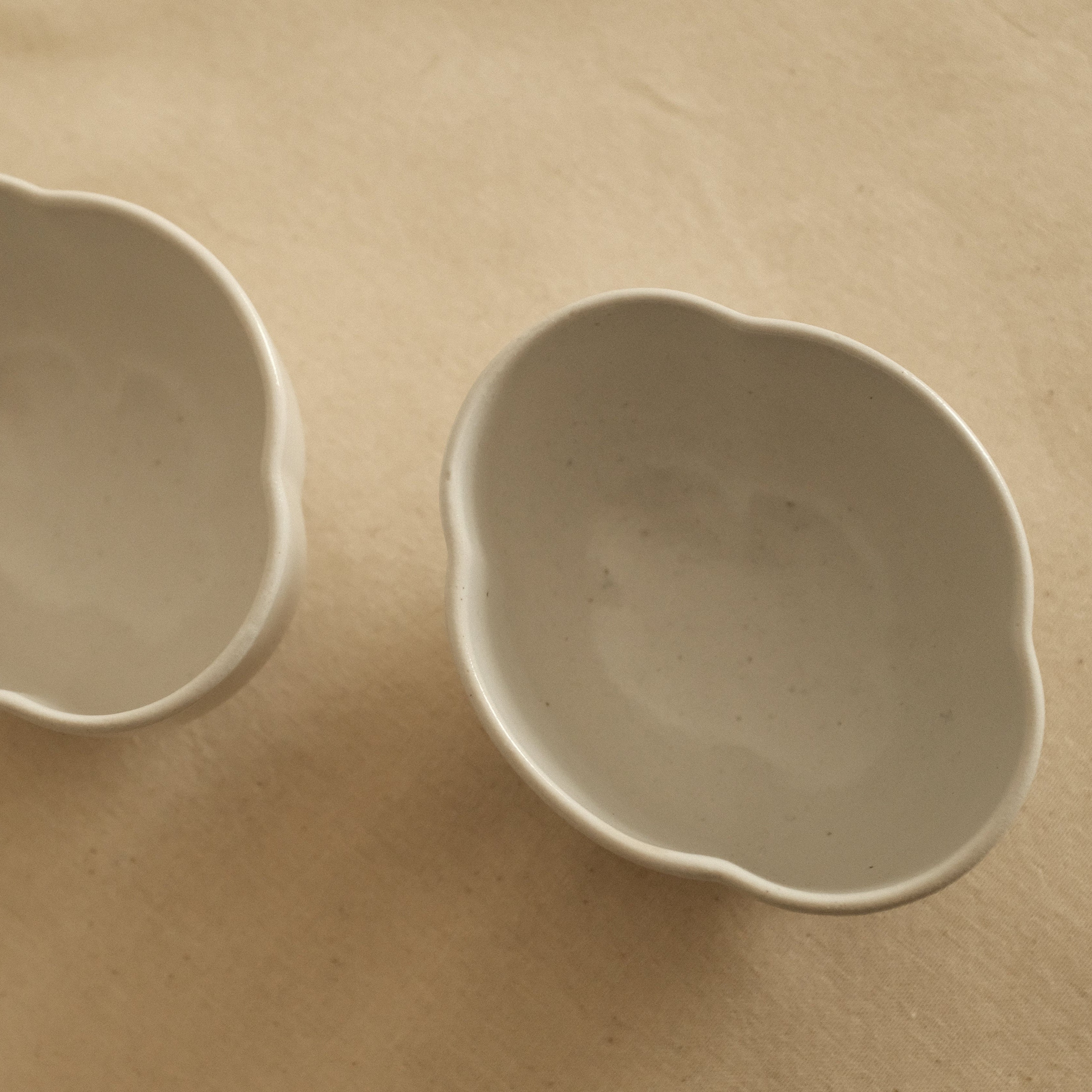 East Table Dolce Mokko Papaya Shape Yuki Snow White Small Bowl