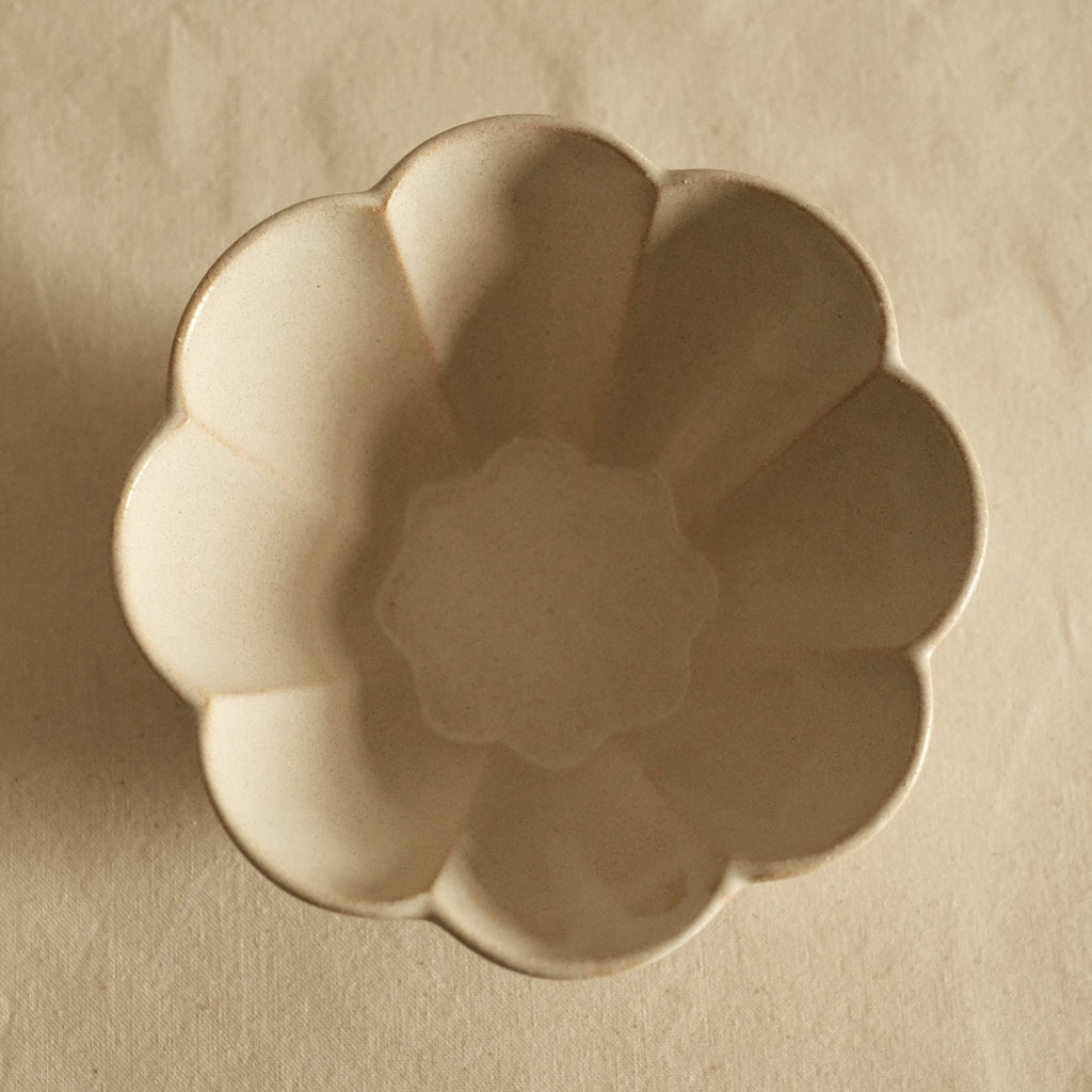 East Table Hanasaki Flower Shape Sand Beige Deep Bowl