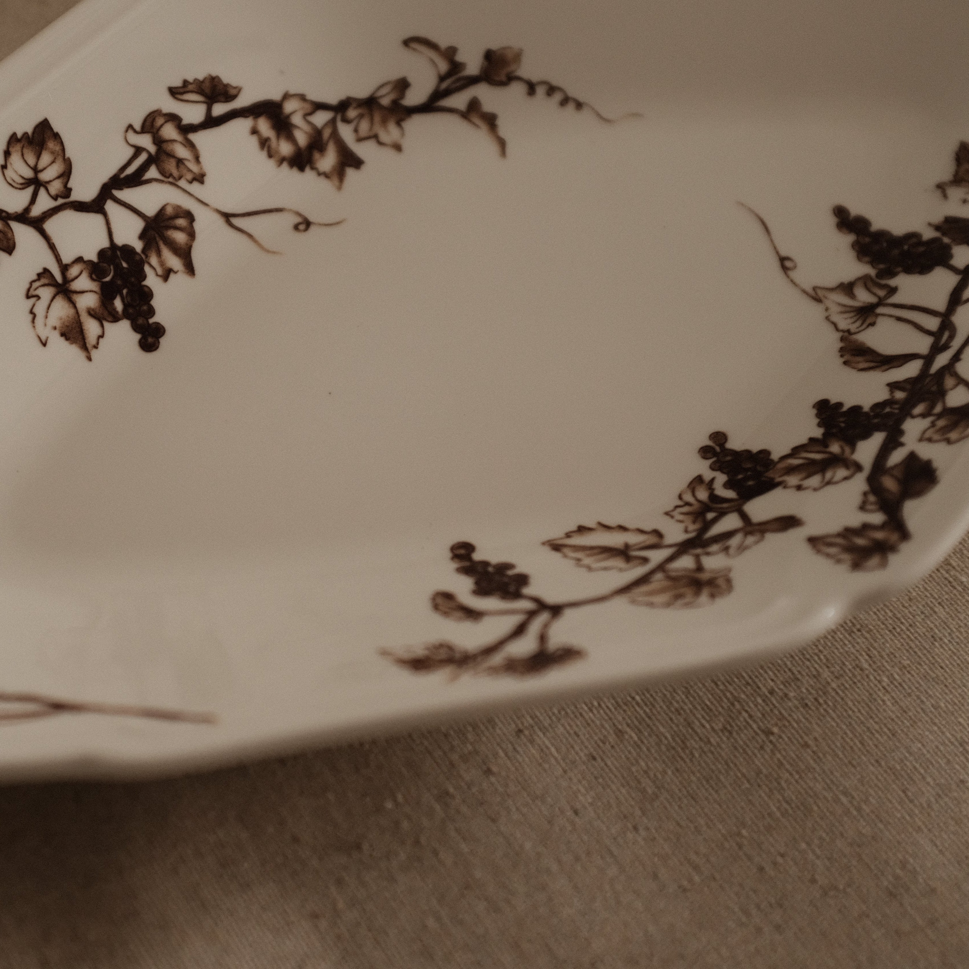 Studio M' Japan Vigne Plate Brown