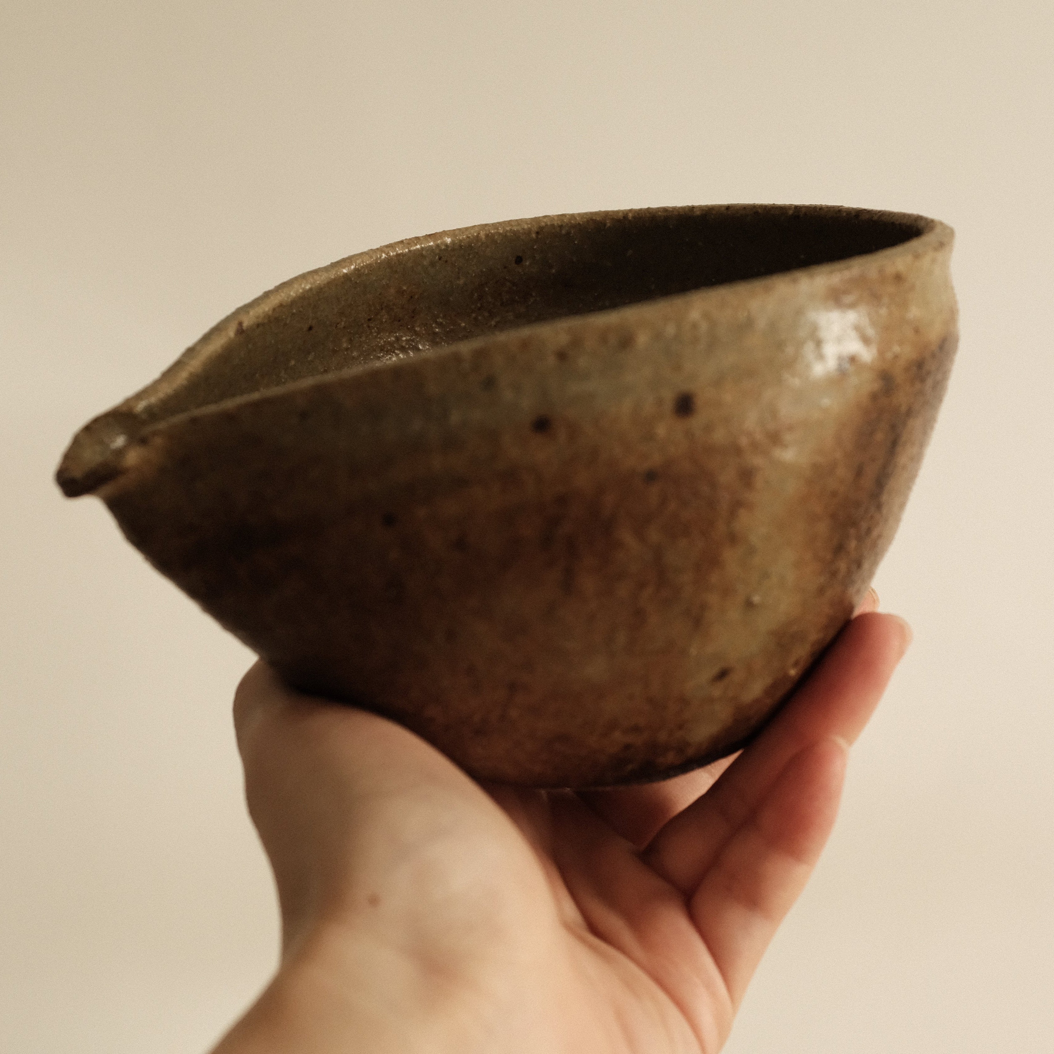 Shizuka Oikawa Iron Glazed Tear Drop Shape Large Katakuchi Bowl with Spout