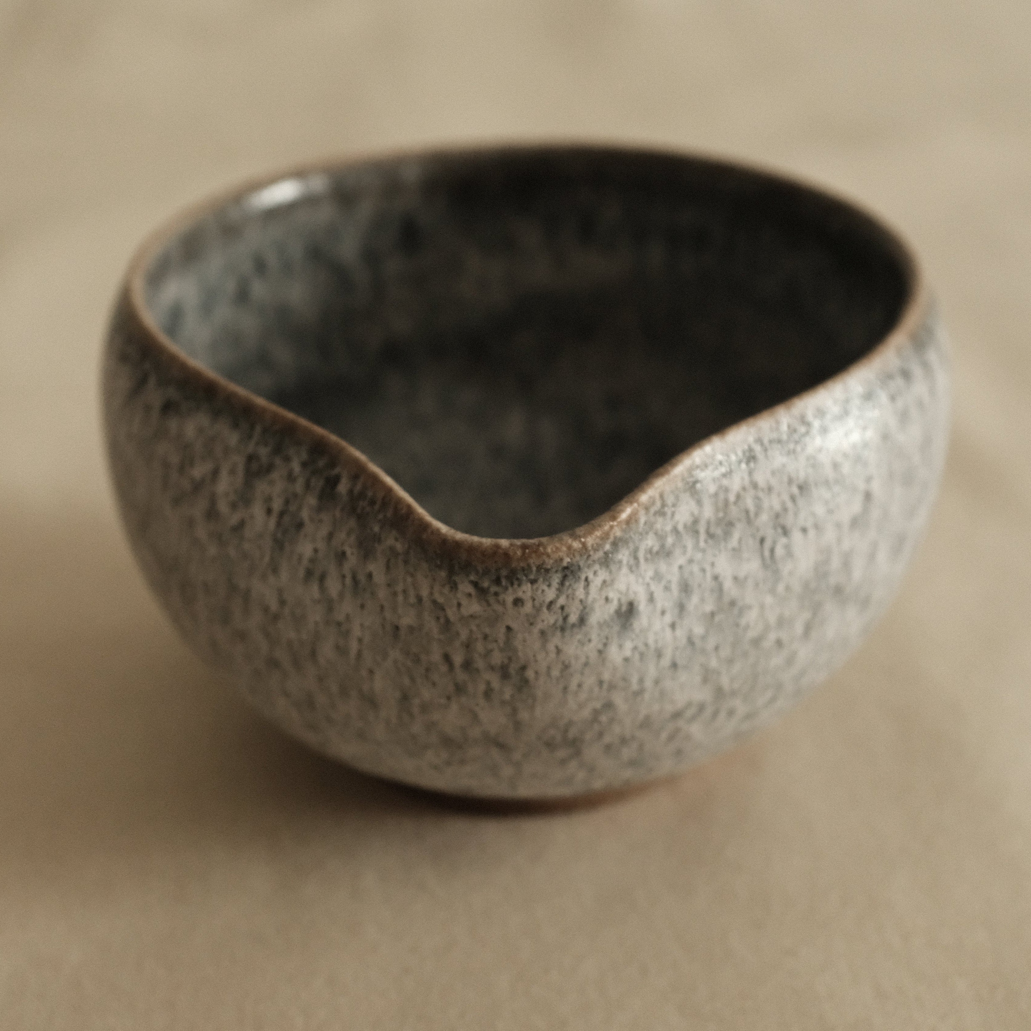 Masamura Japan Yama No Ishi Mountain Stone Katakuchi Chawan Matcha Bowl with Spout Minoware