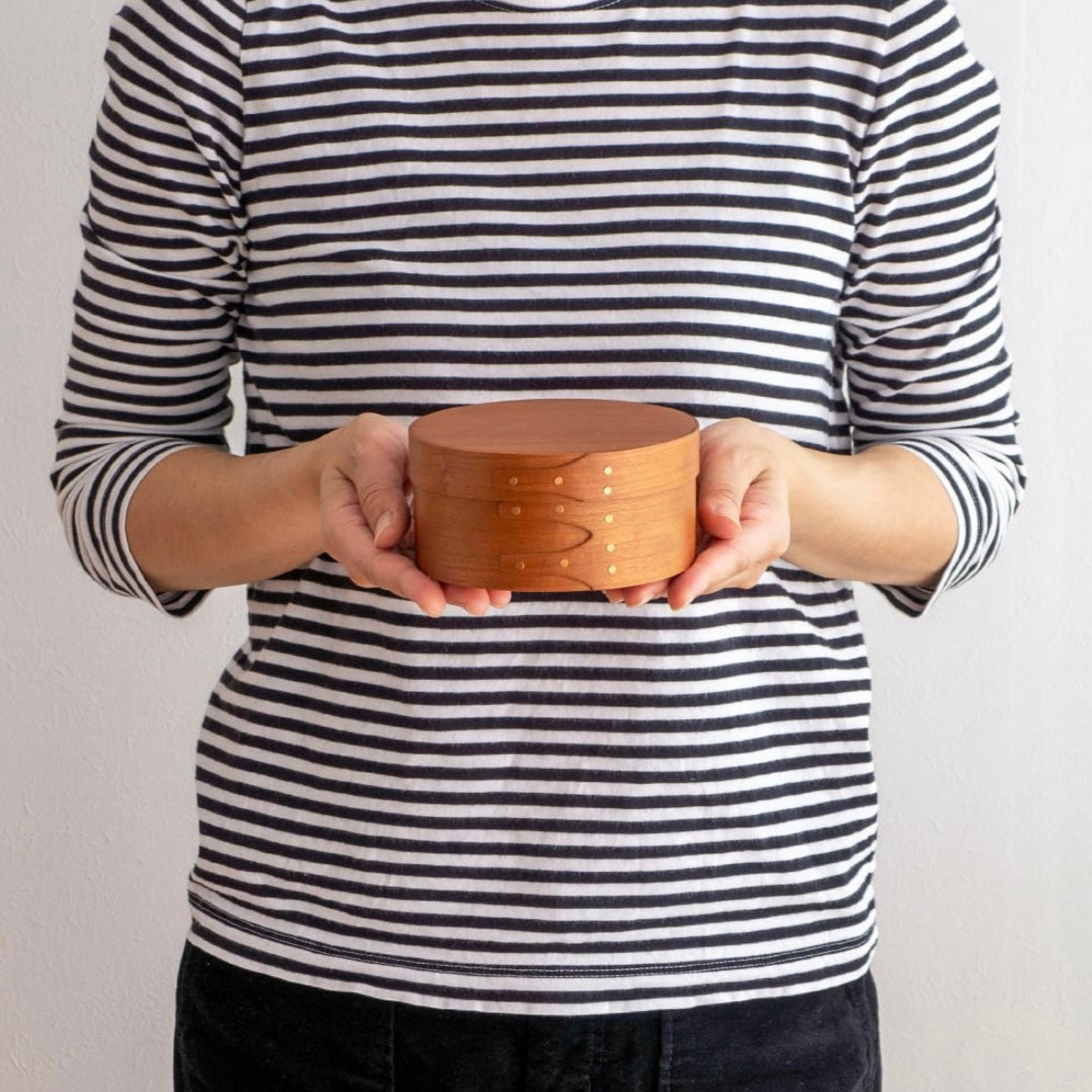 Homestead Japan Cherry Wood Shaker Round Box SS Size