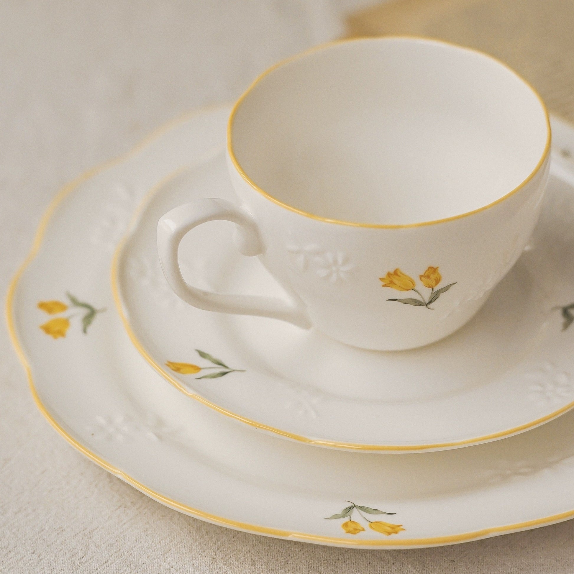 AMELIE French Retro Yellow Tulips Relief Pattern Tea/ Coffee Cup and Saucer Set