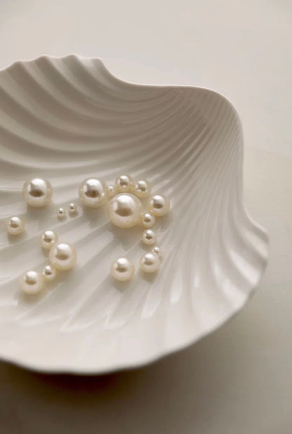 LUNA Retro Sea Shell Ivory Ceramic Plate