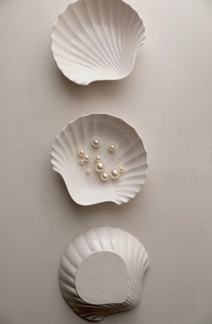 LUNA Utsuwakan Retro Sea Shell Ivory Ceramic Plate