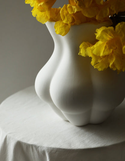 KIKI Figure Line Matte Ceramic Vase