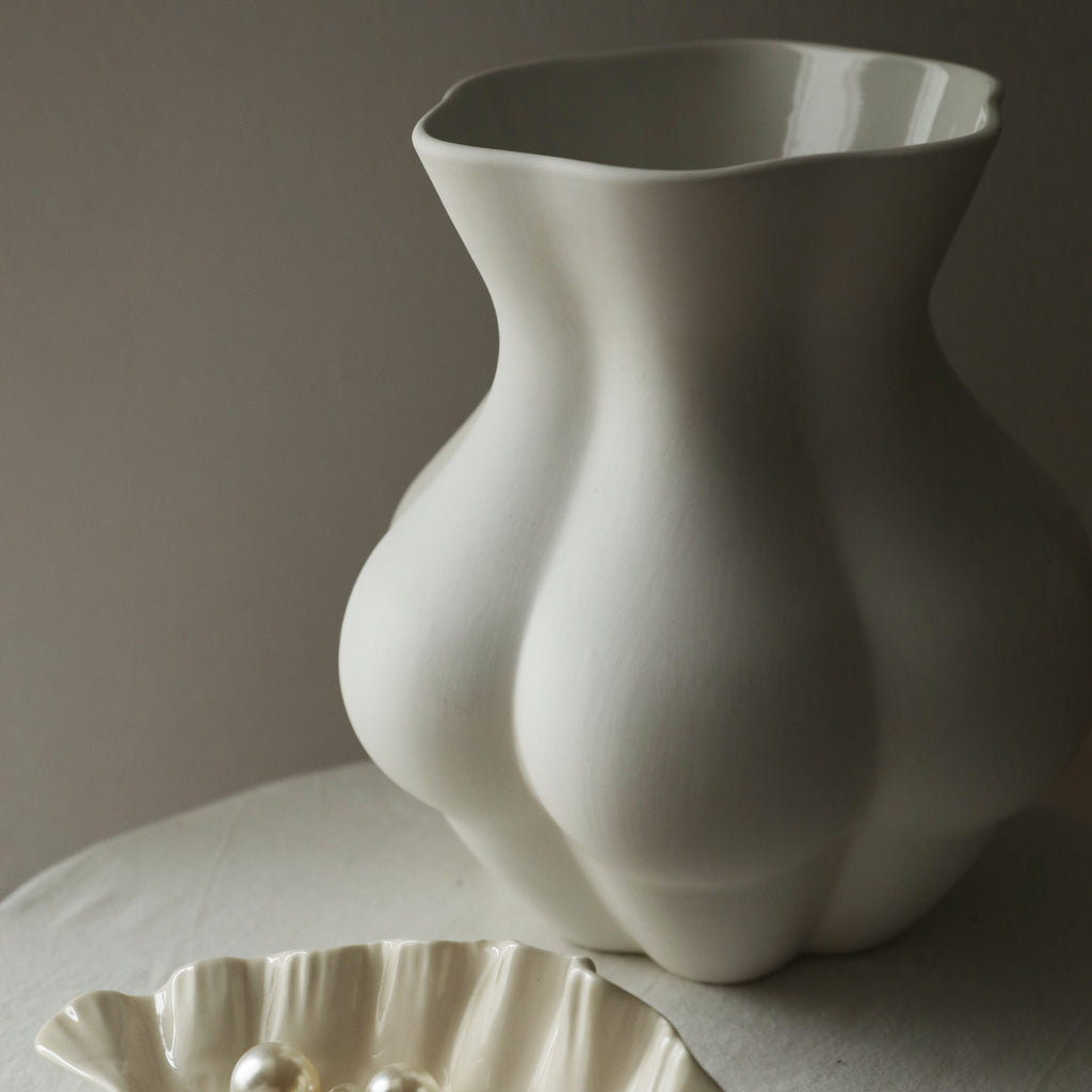 KIKI Figure Line Matte Ceramic Vase