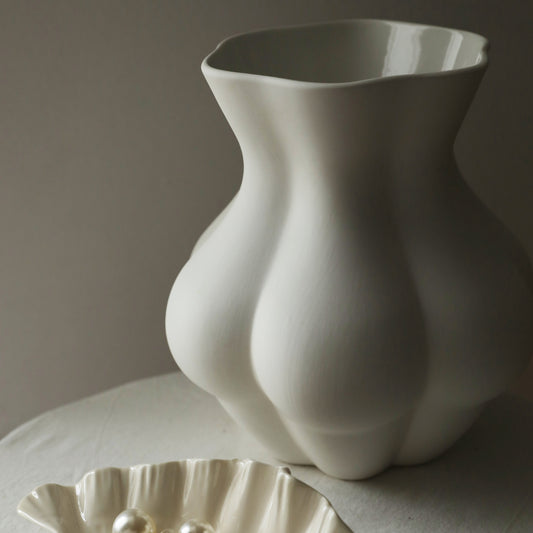 KIKI Figure Line Matte Ceramic Vase