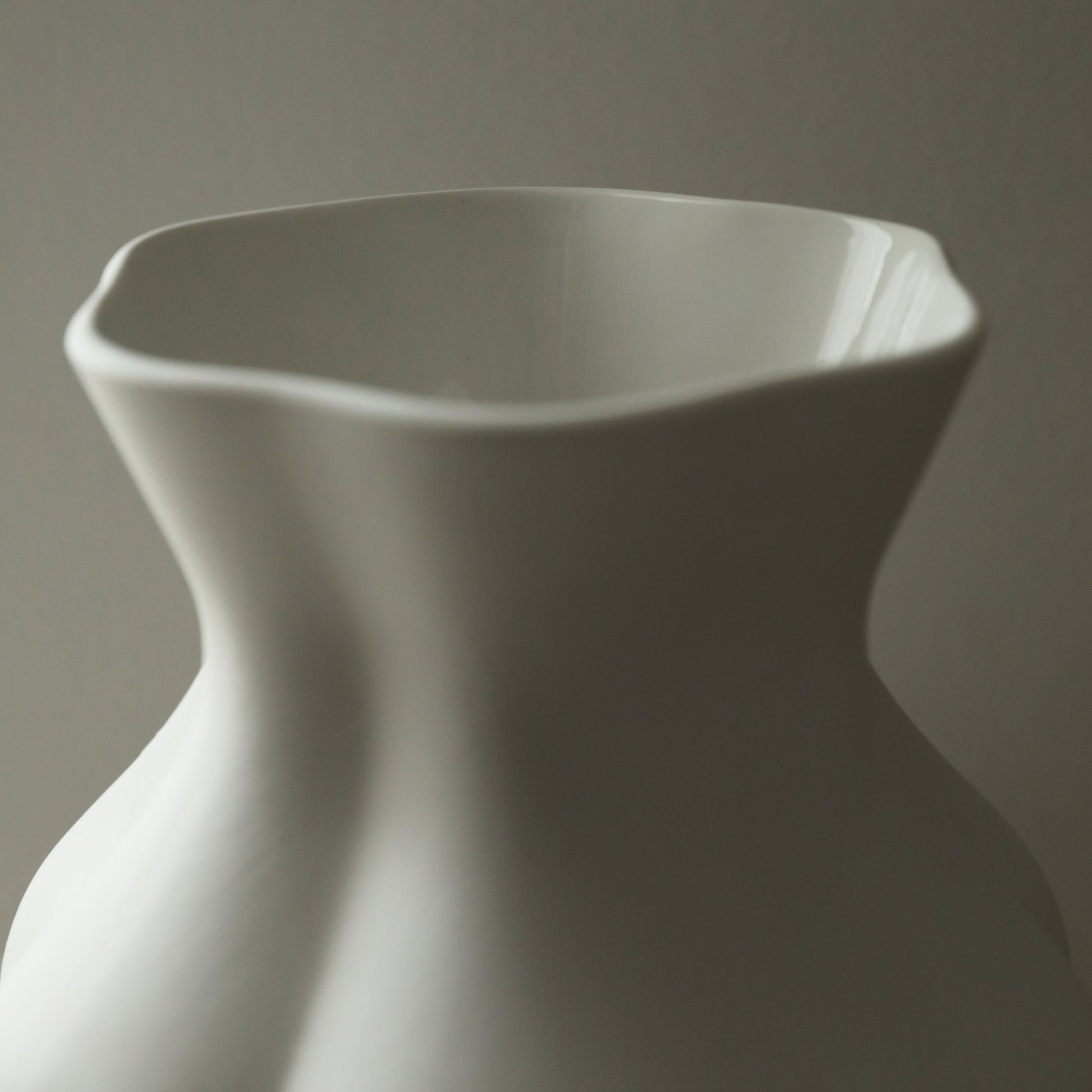 KIKI Figure Line Matte Ceramic Vase