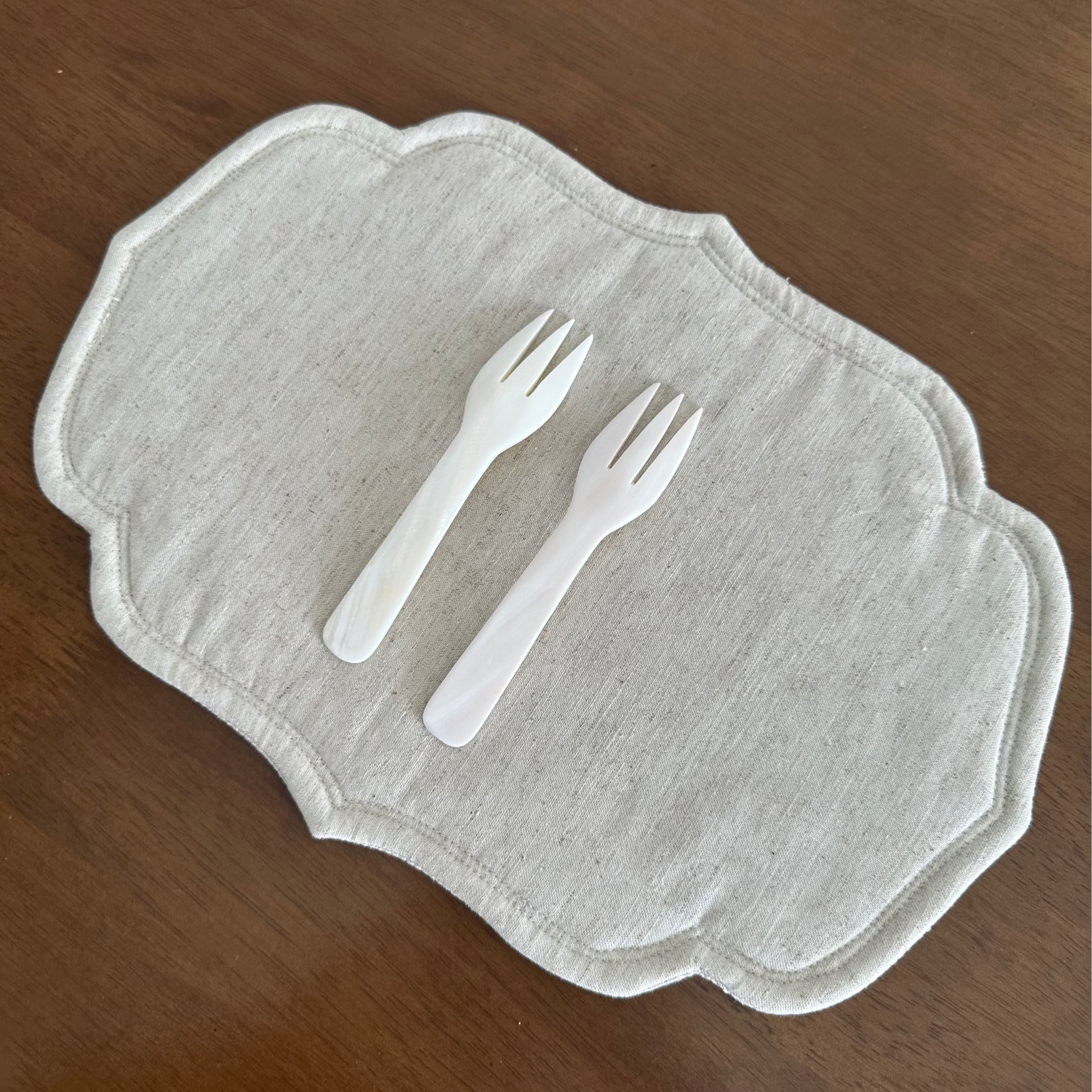 PEARLE Off White Mother of Pearl Spoon Fork Knife 12cm Dessert Coffee Cake Cutlery Flatware