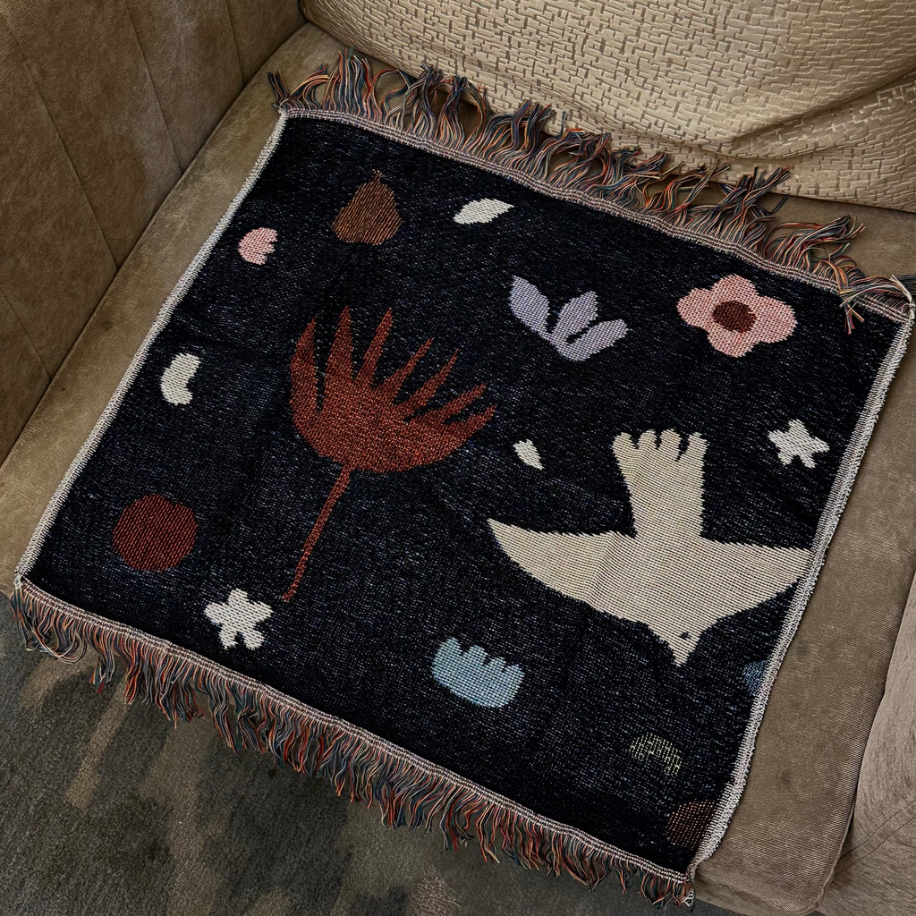 ÉLODIE Peace Dove Whimsical Retro Style Decorative Knitted Tapestry Blanket with Fringe
