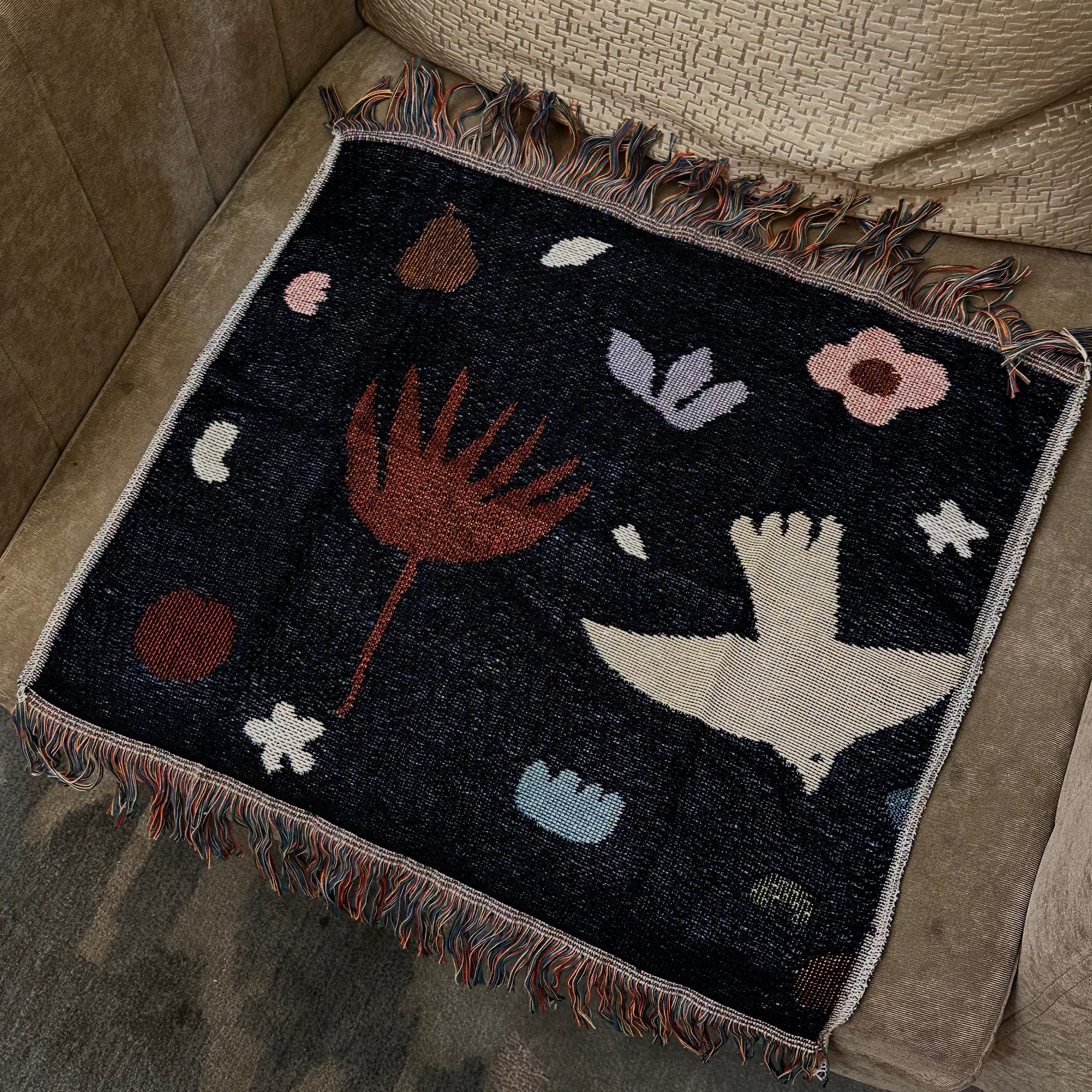 ÉLODIE Peace Dove Whimsical Retro Style Decorative Knitted Tapestry Blanket with Fringe