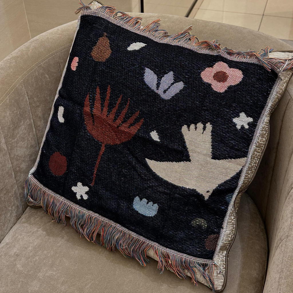 ÉLODIE Peace Dove Whimsical Retro Style Decorative Knitted Tapestry Blanket with Fringe