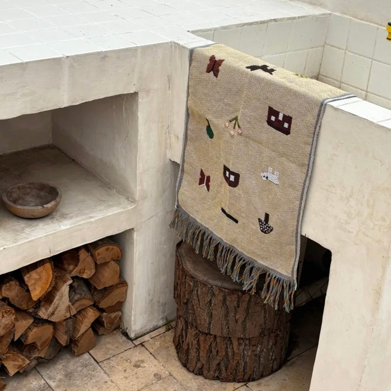 LUCIENNE Countryside View Whimsical Retro Style Decorative Knitted Tapestry Blanket with Fringe