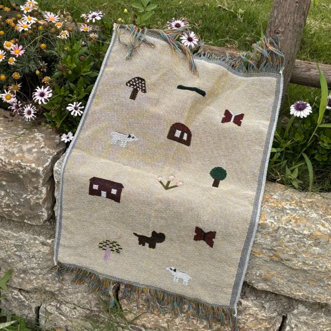 LUCIENNE Countryside View Whimsical Retro Style Decorative Knitted Tapestry Blanket with Fringe